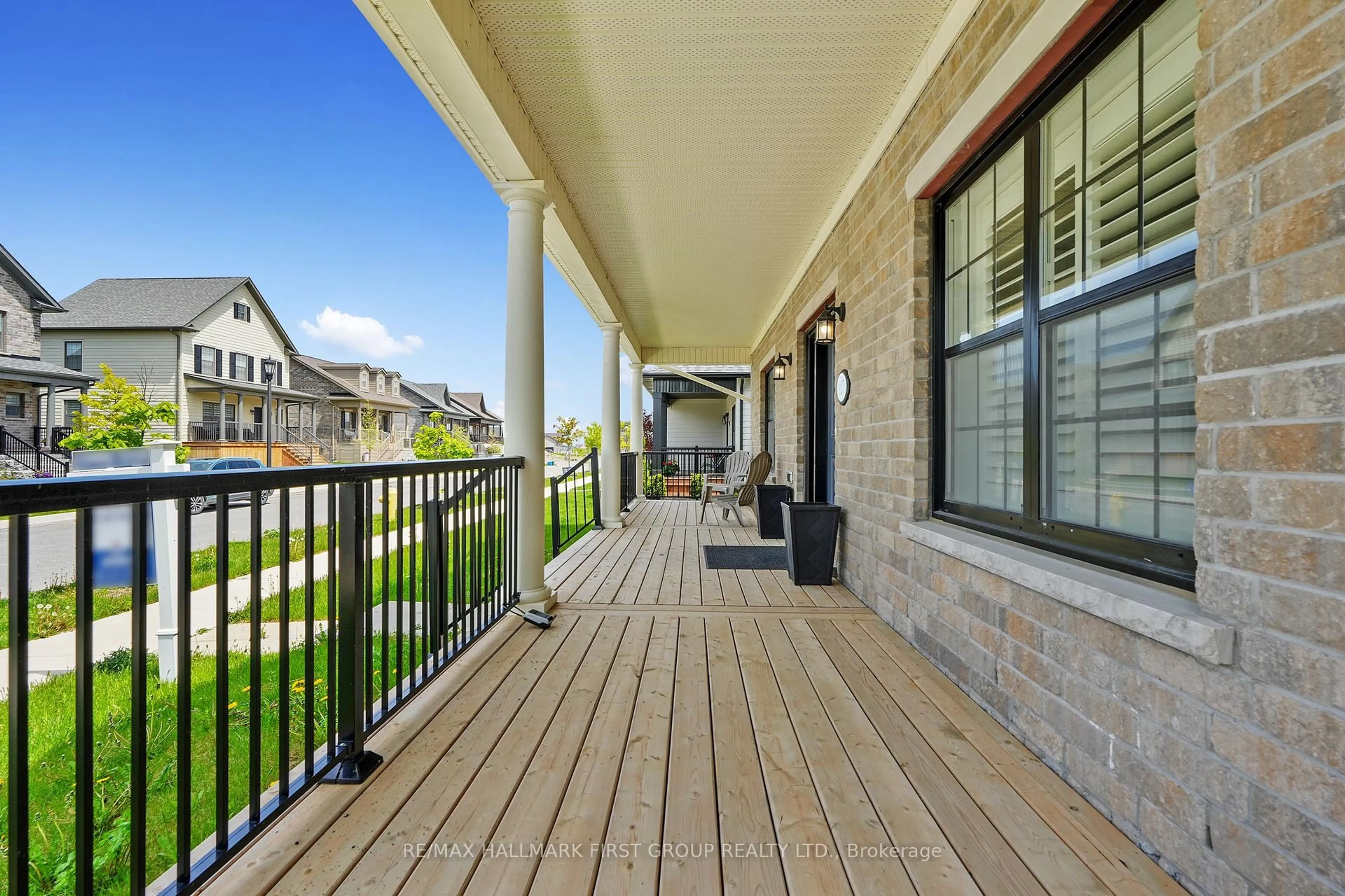Patio, street for 927 Ernest Allen Blvd, Cobourg Ontario K9A 1W9