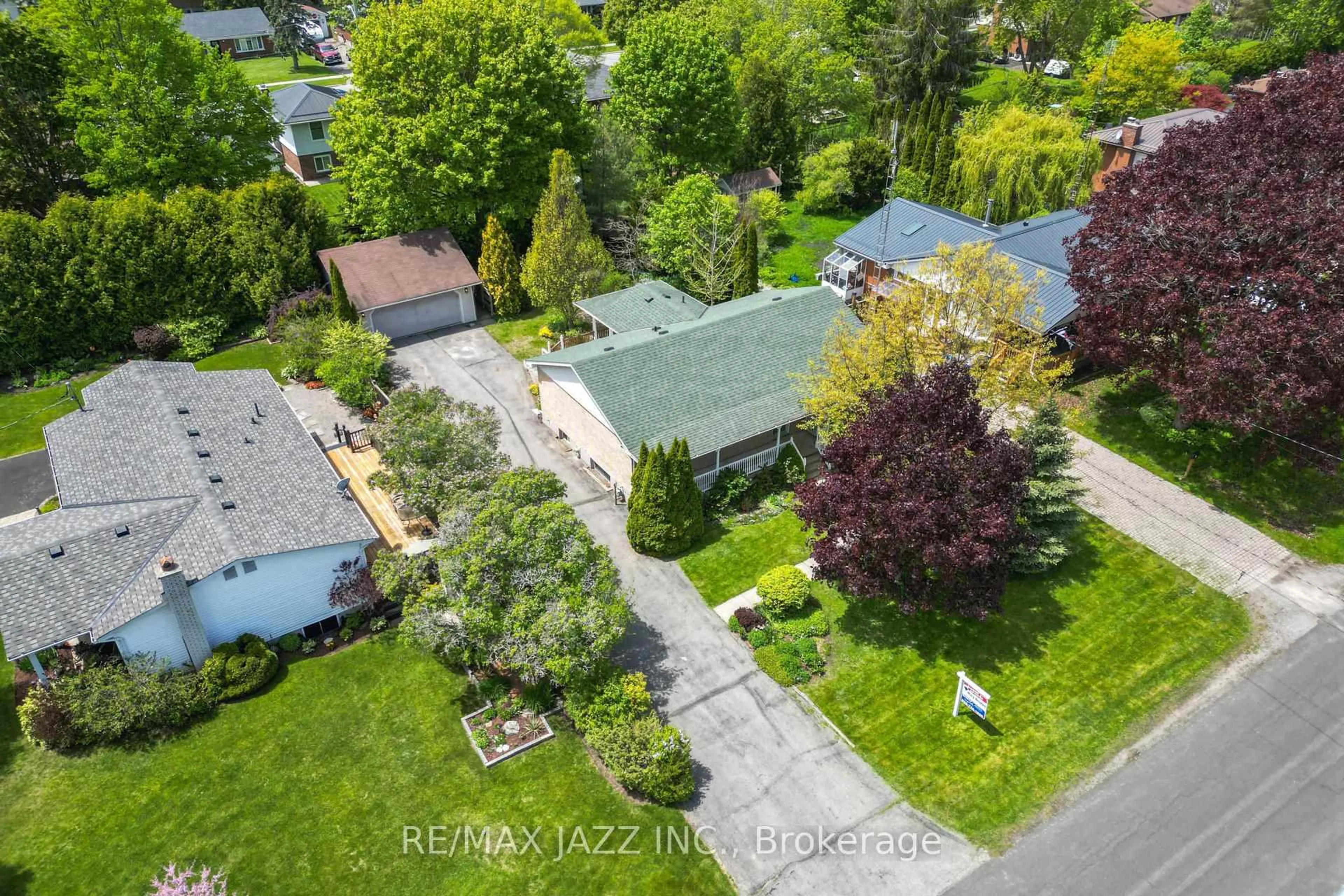 A pic from outside/outdoor area/front of a property/back of a property/a pic from drone, street for 13 Springbrook Rd, Cobourg Ontario K9A 4H8