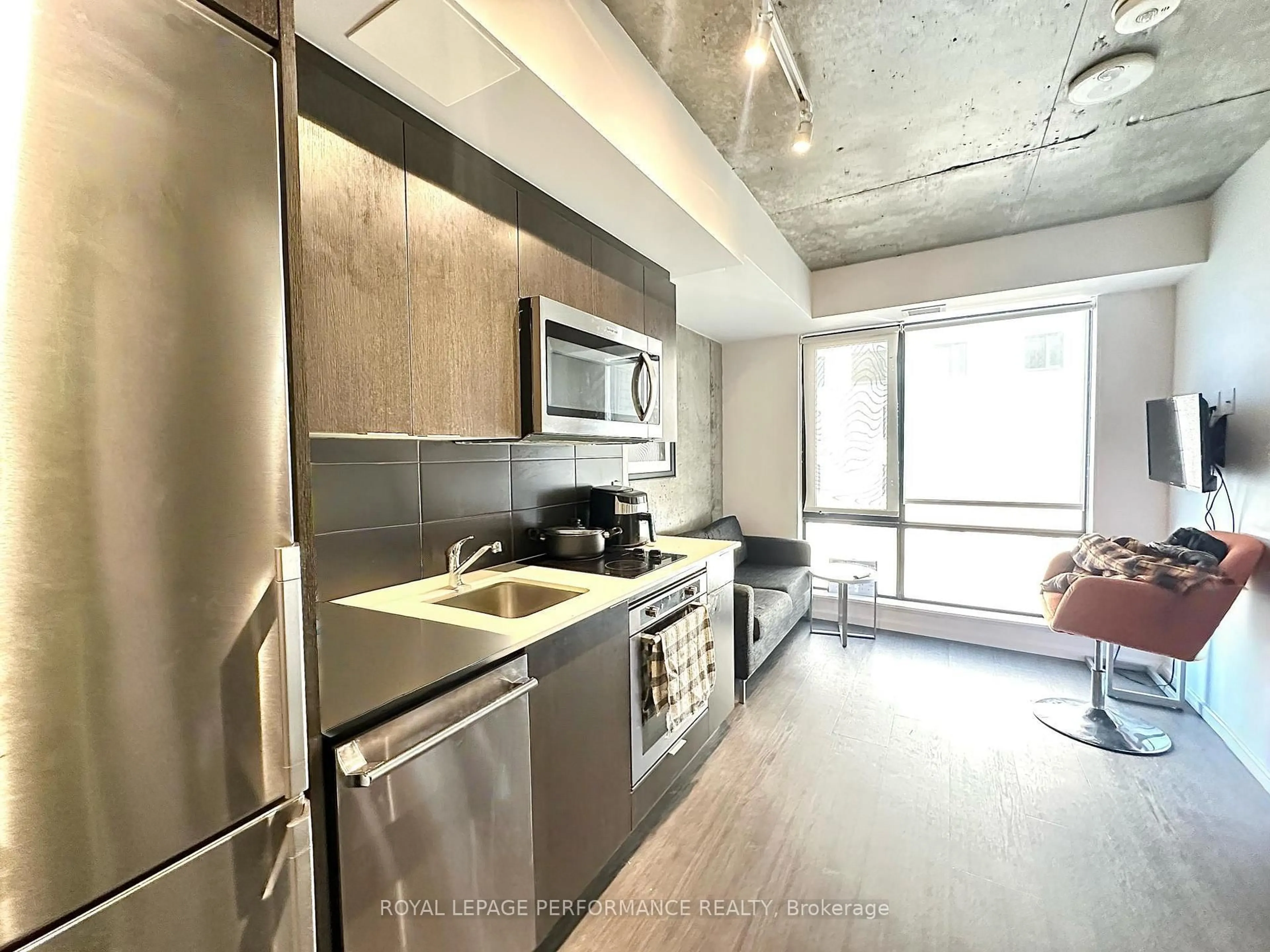 Standard kitchen, cement floor for 105 CHAMPAGNE Ave #2307, Ottawa Ontario K1S 5E5