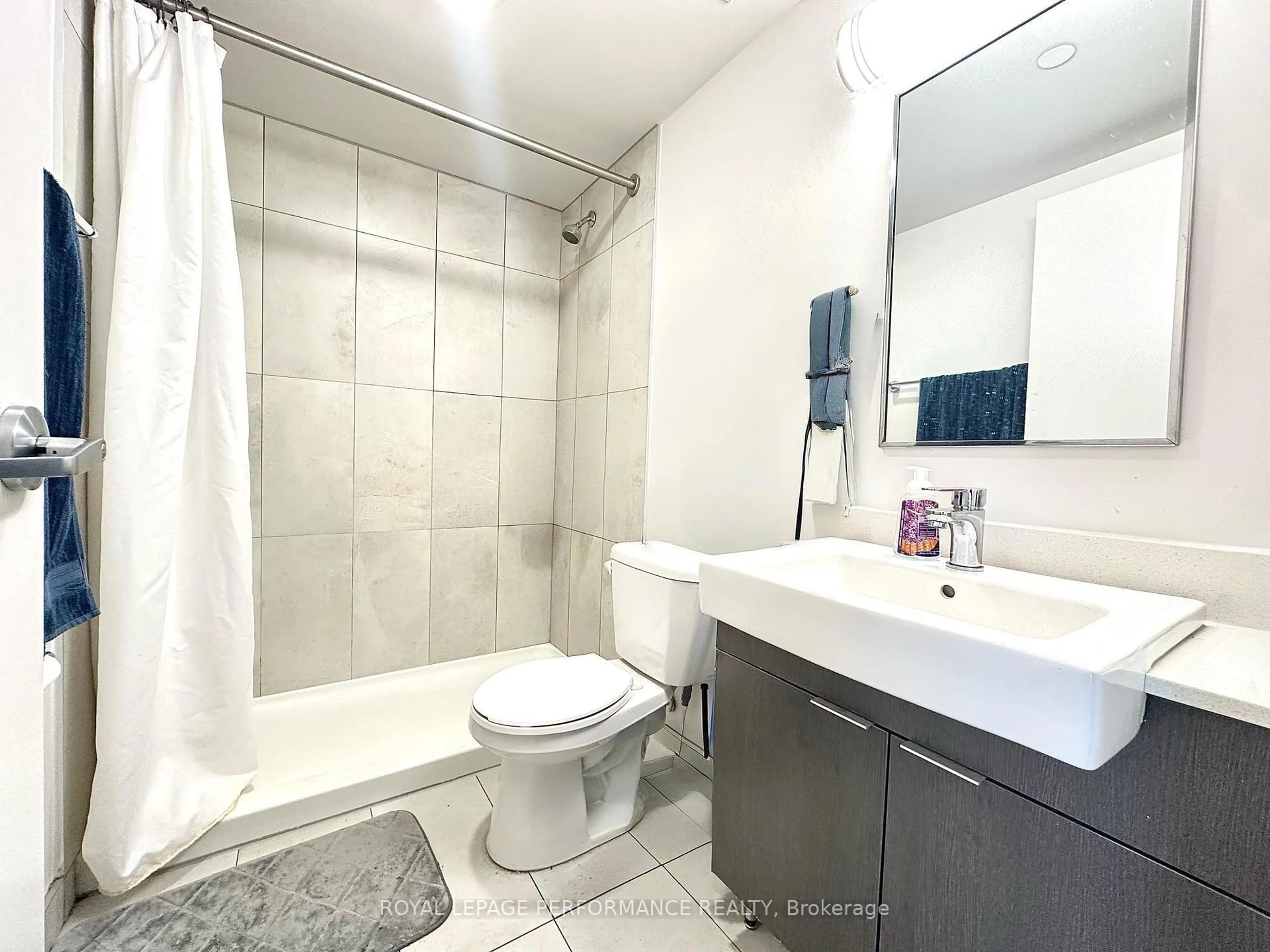 Standard bathroom, unknown for 105 CHAMPAGNE Ave #2307, Ottawa Ontario K1S 5E5