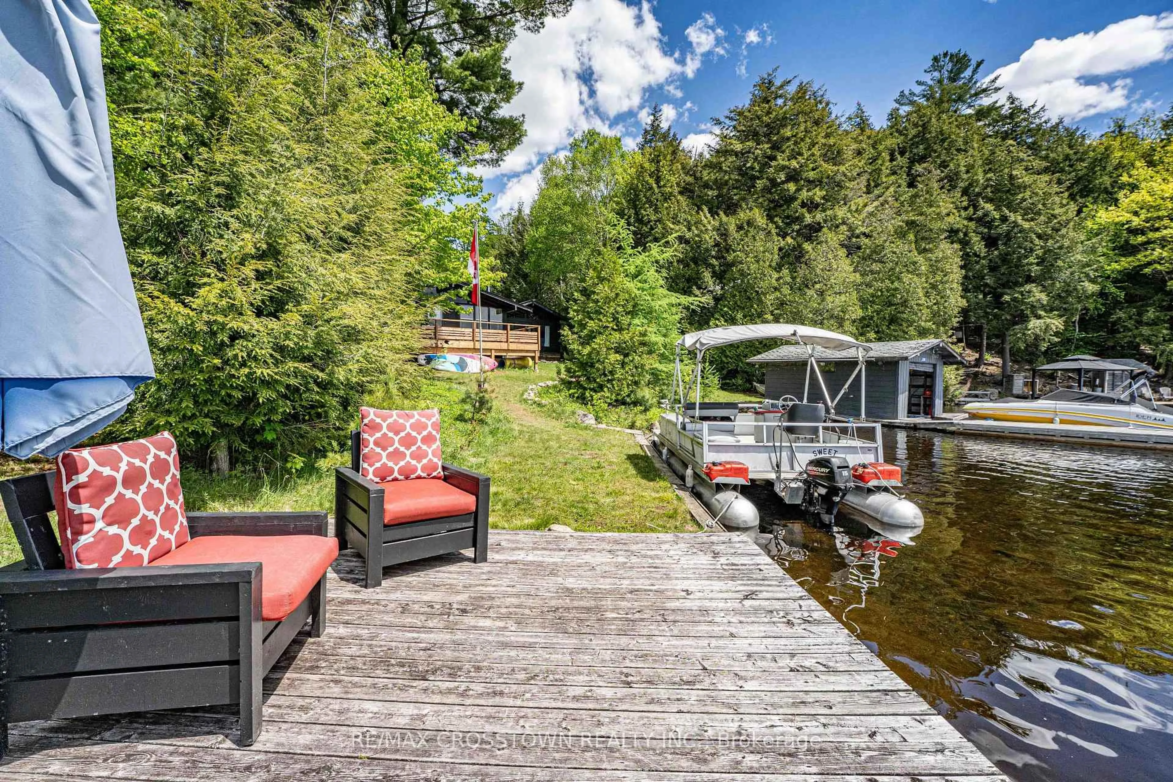 Patio, water/lake/river/ocean view for 228 MacBeth Island, Bracebridge Ontario P1L 1X1