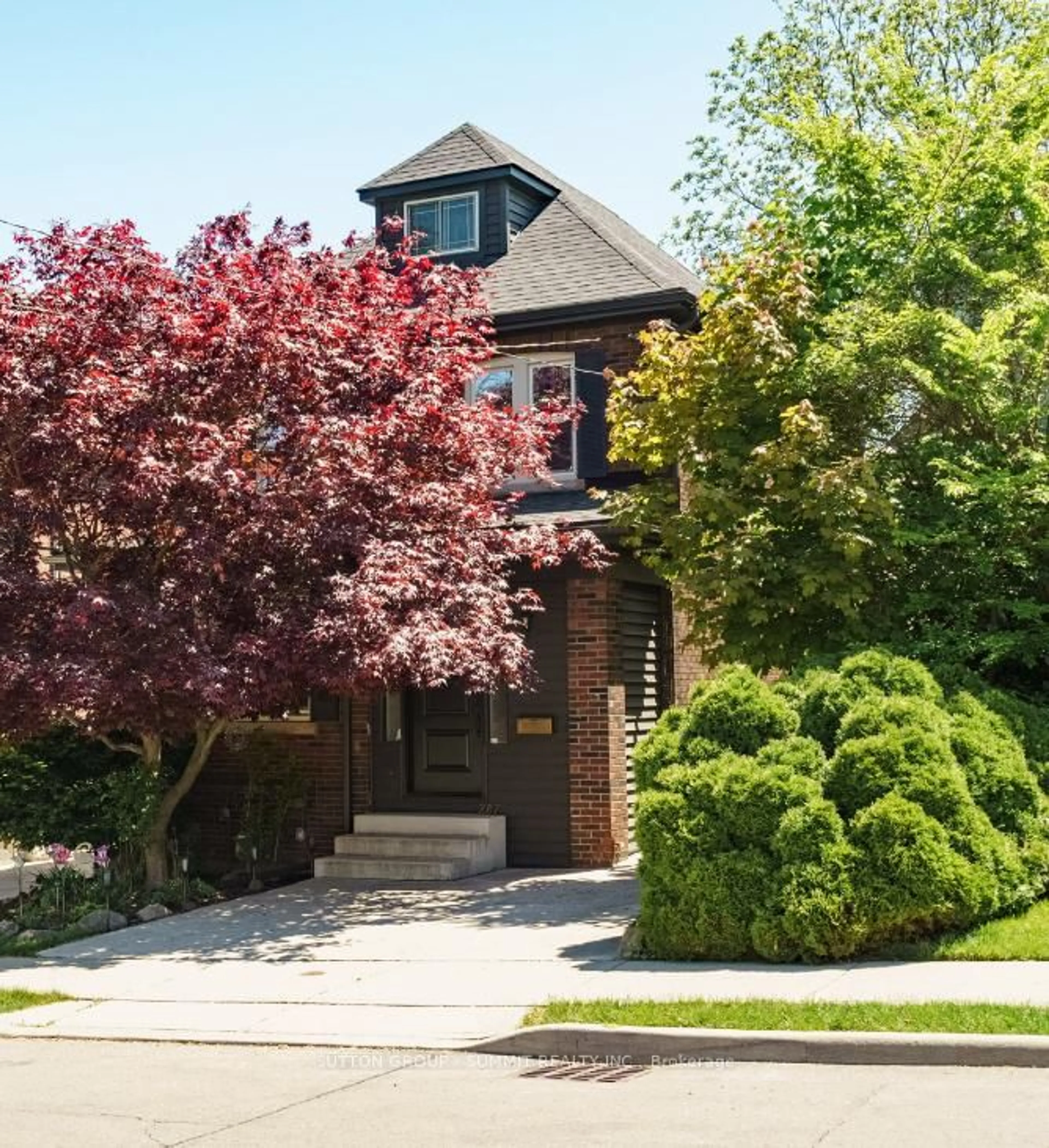 Home with brick exterior material, street for 287 Graham Ave, Hamilton Ontario L8K 2M7