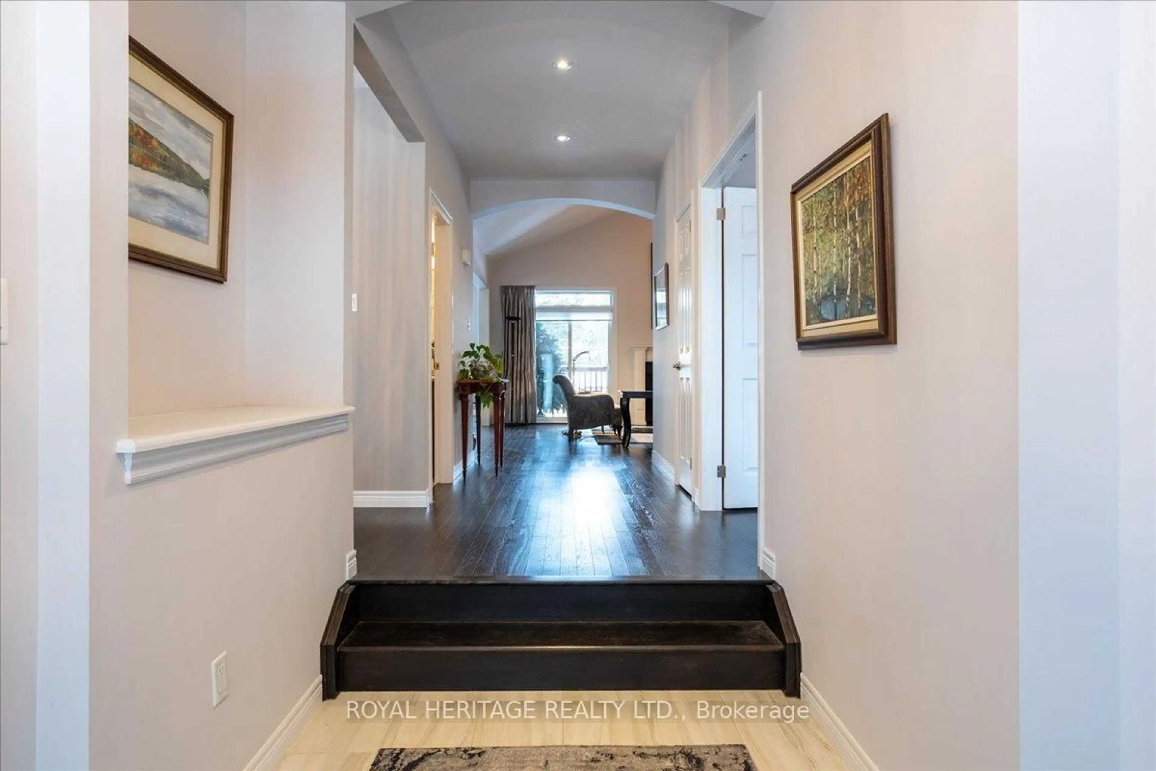 Indoor foyer for 20 Island Bay Dr, Kawartha Lakes Ontario K0M 1A0