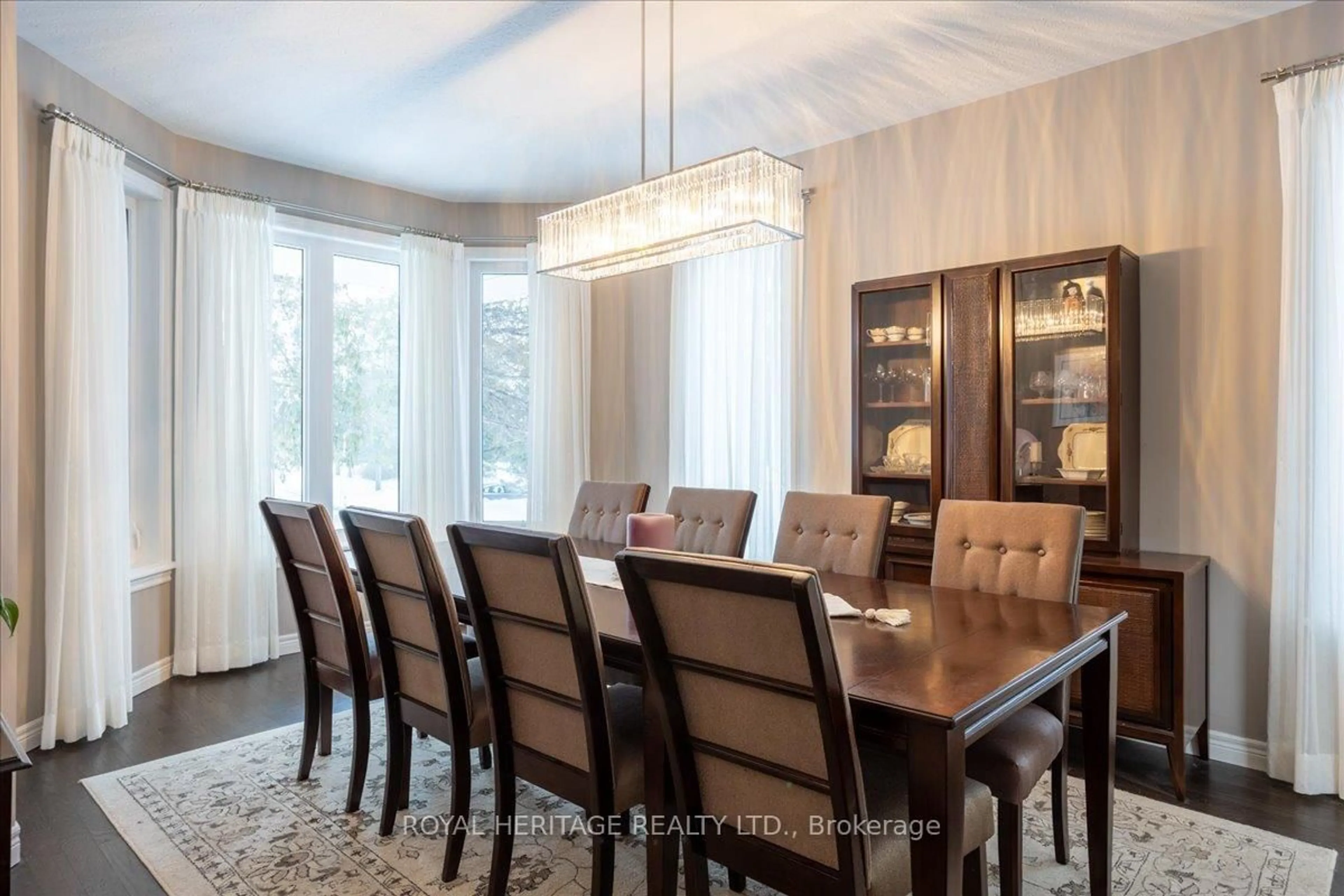 Dining room, wood/laminate floor for 20 Island Bay Dr, Kawartha Lakes Ontario K0M 1A0
