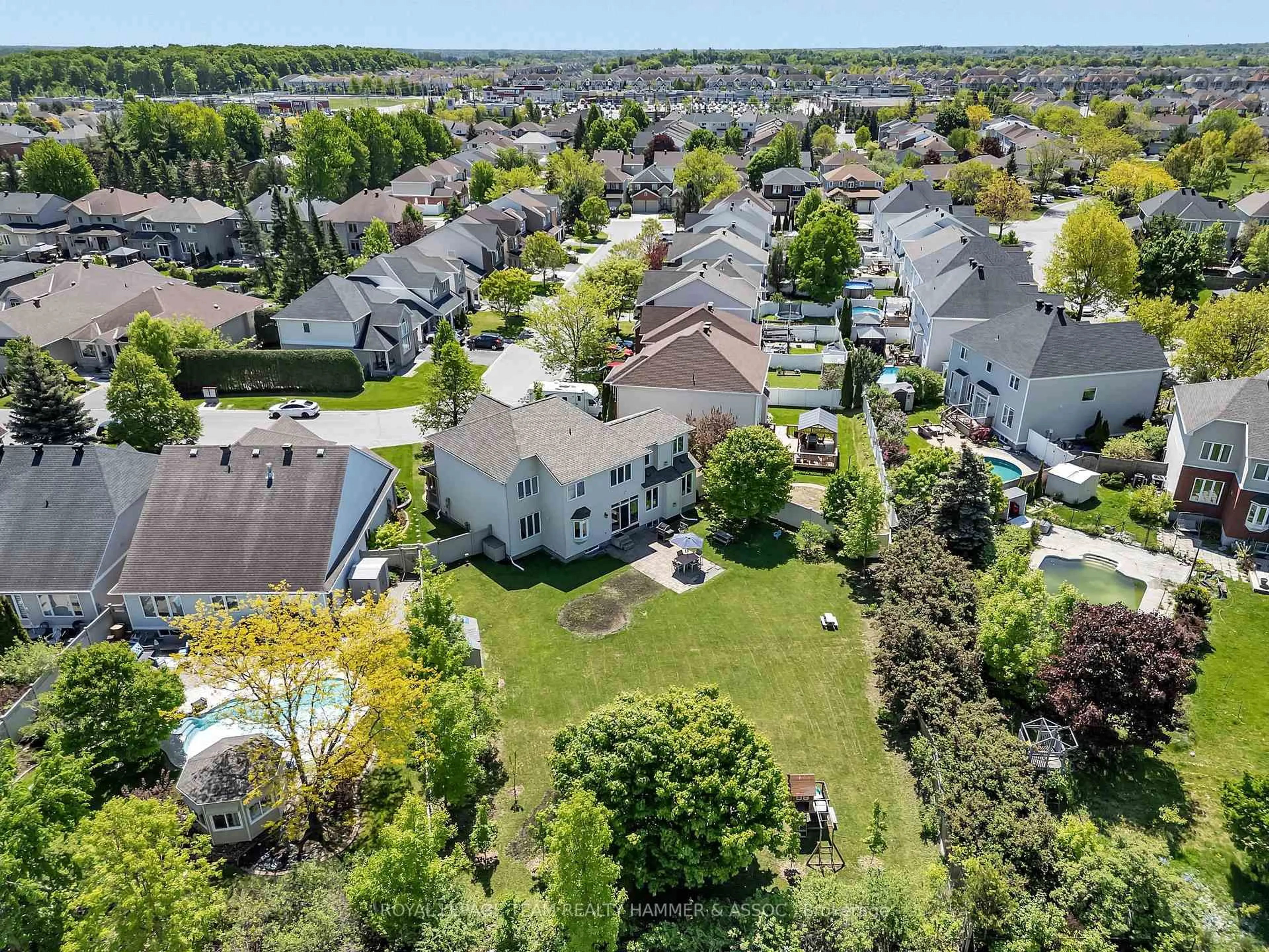 A pic from outside/outdoor area/front of a property/back of a property/a pic from drone, unknown for 24 Tierney Dr, Ottawa Ontario K2J 4T3