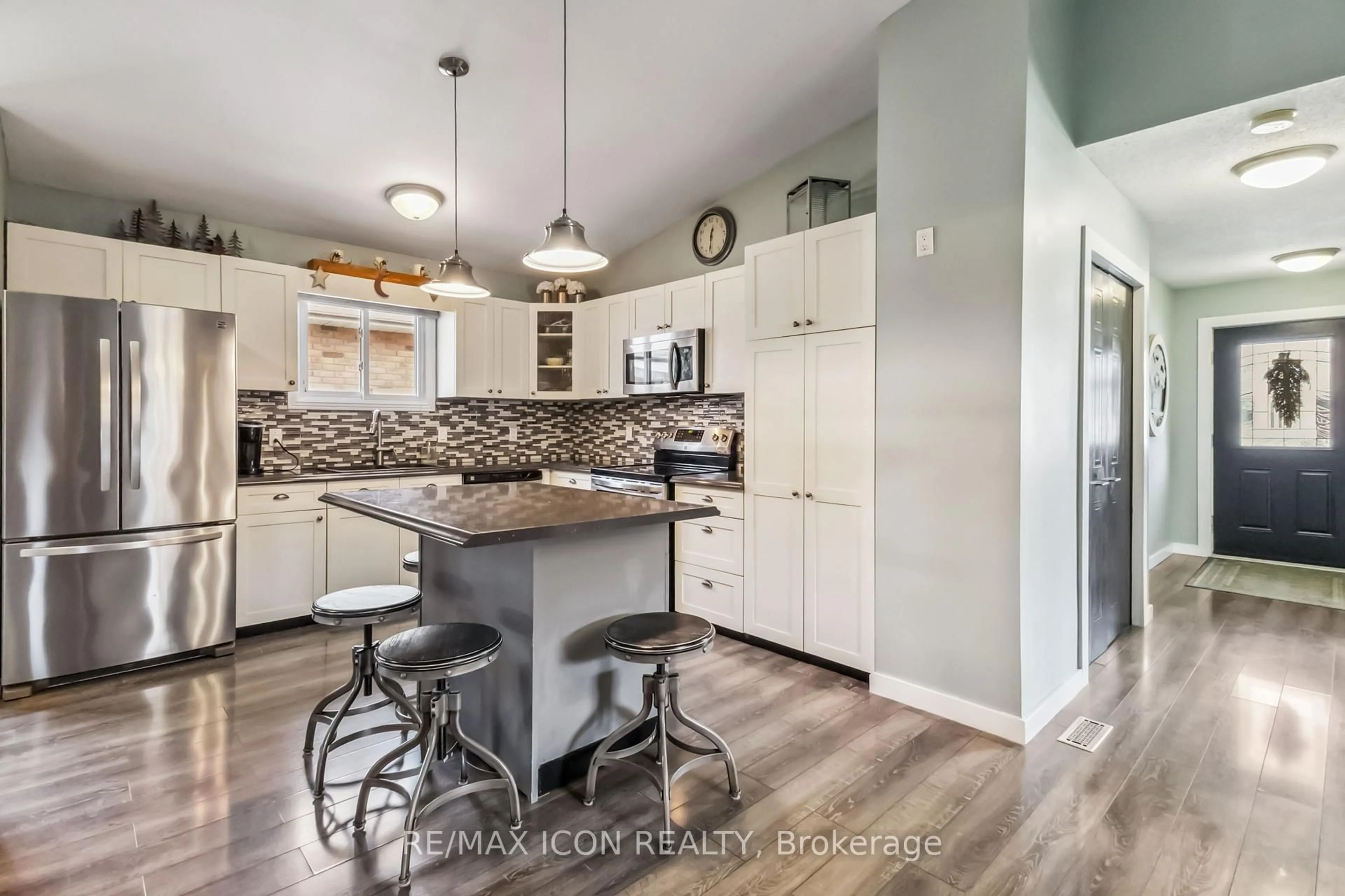 Open concept kitchen, unknown for 252 Josselyn Dr, London South Ontario N6E 3S5