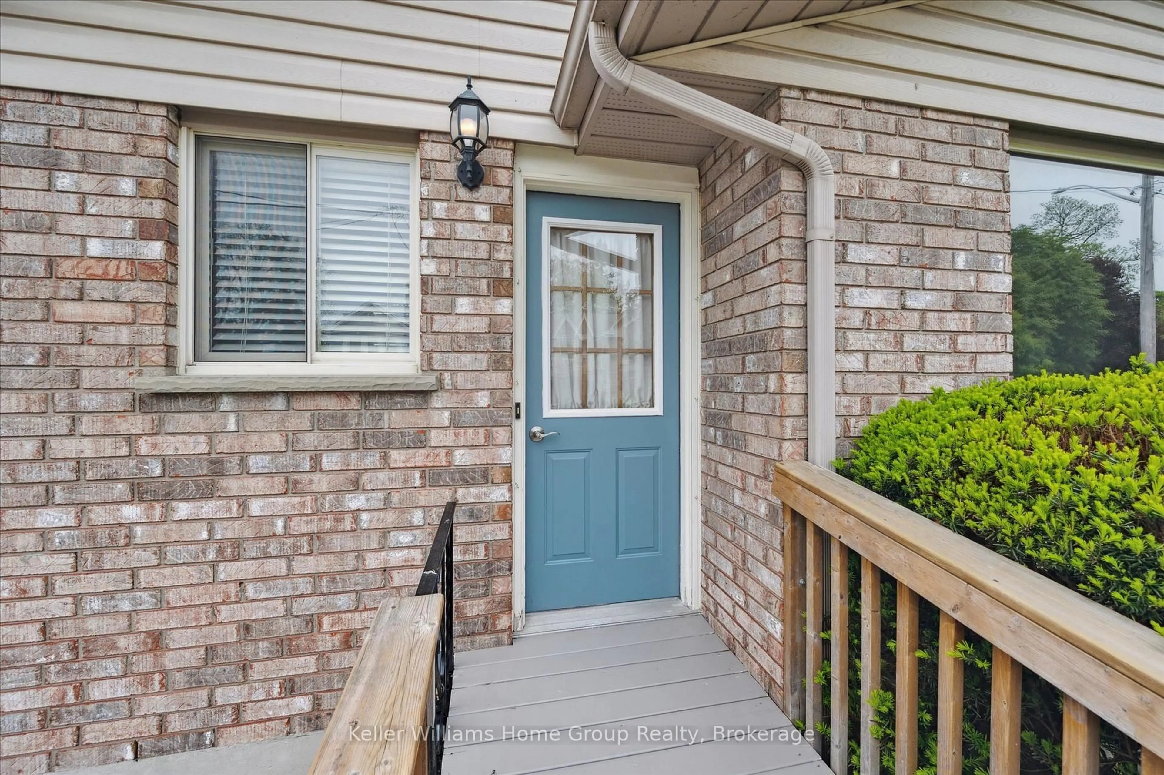 Unknown for 85 Francis St, Cambridge Ontario N1S 1Z9