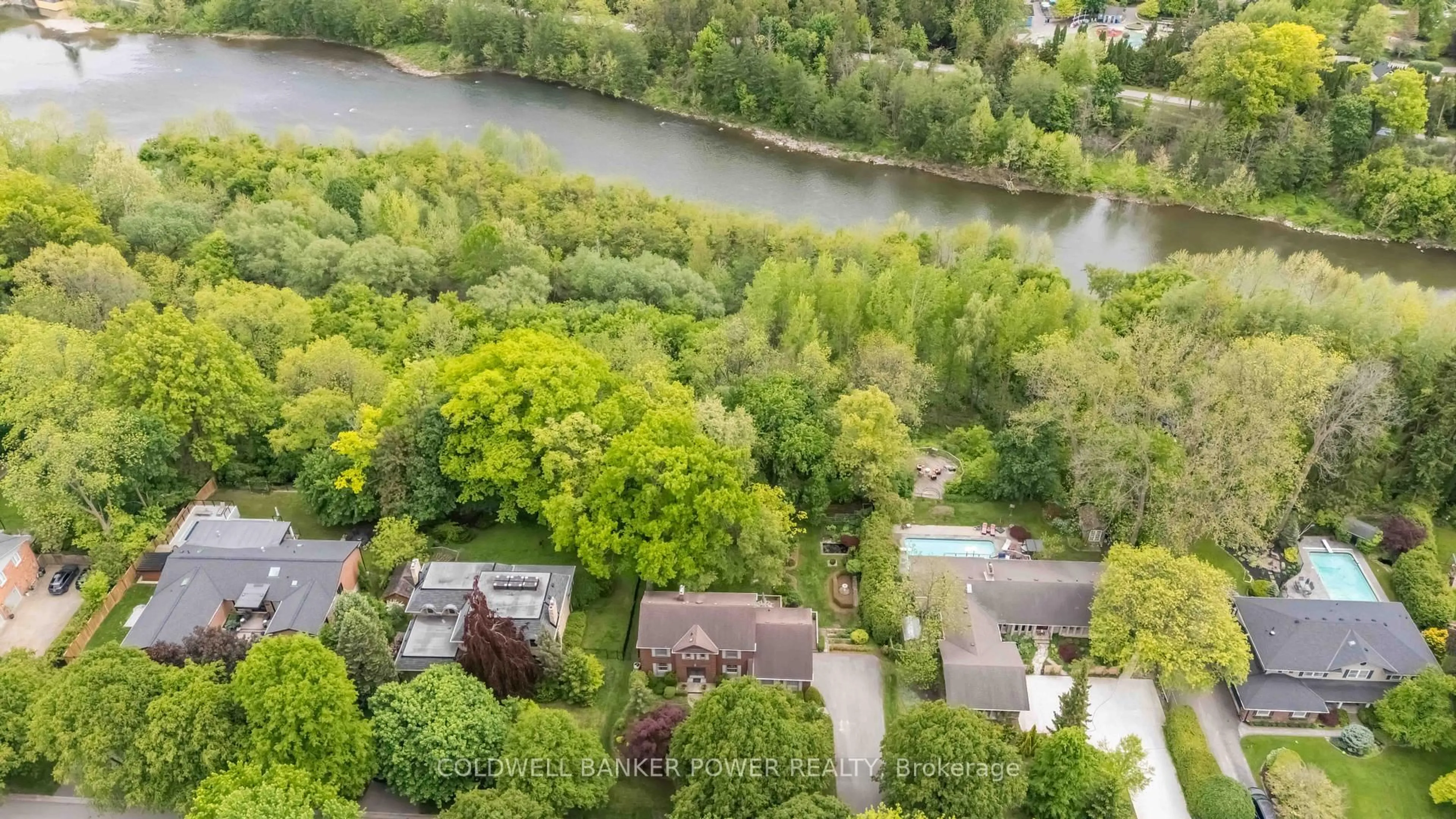 A pic from outside/outdoor area/front of a property/back of a property/a pic from drone, water/lake/river/ocean view for 41 Hampton Cres, London North Ontario N6H 2N7