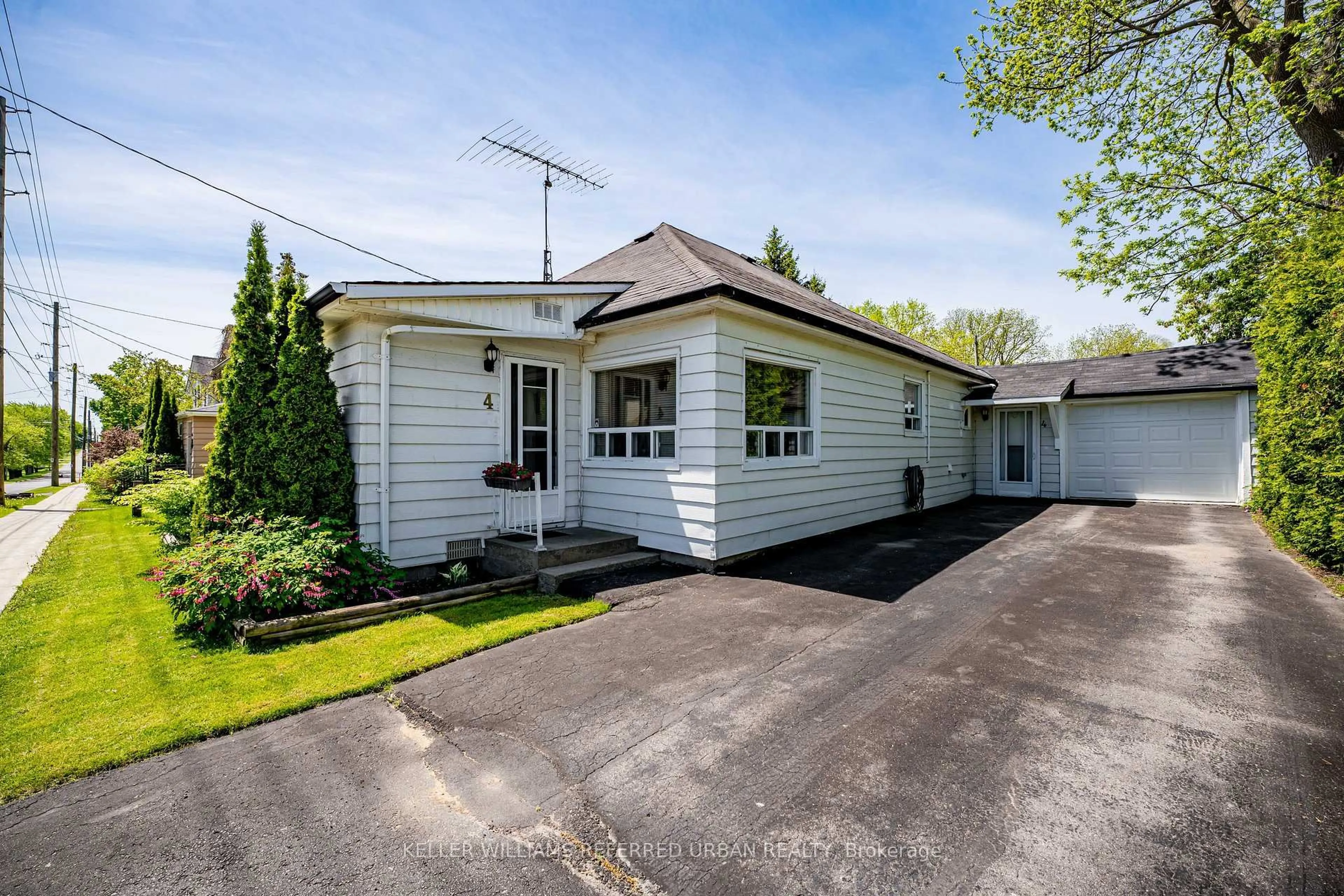 A pic from outside/outdoor area/front of a property/back of a property/a pic from drone, street for 4 Victoria St, Cramahe Ontario K0K 1S0