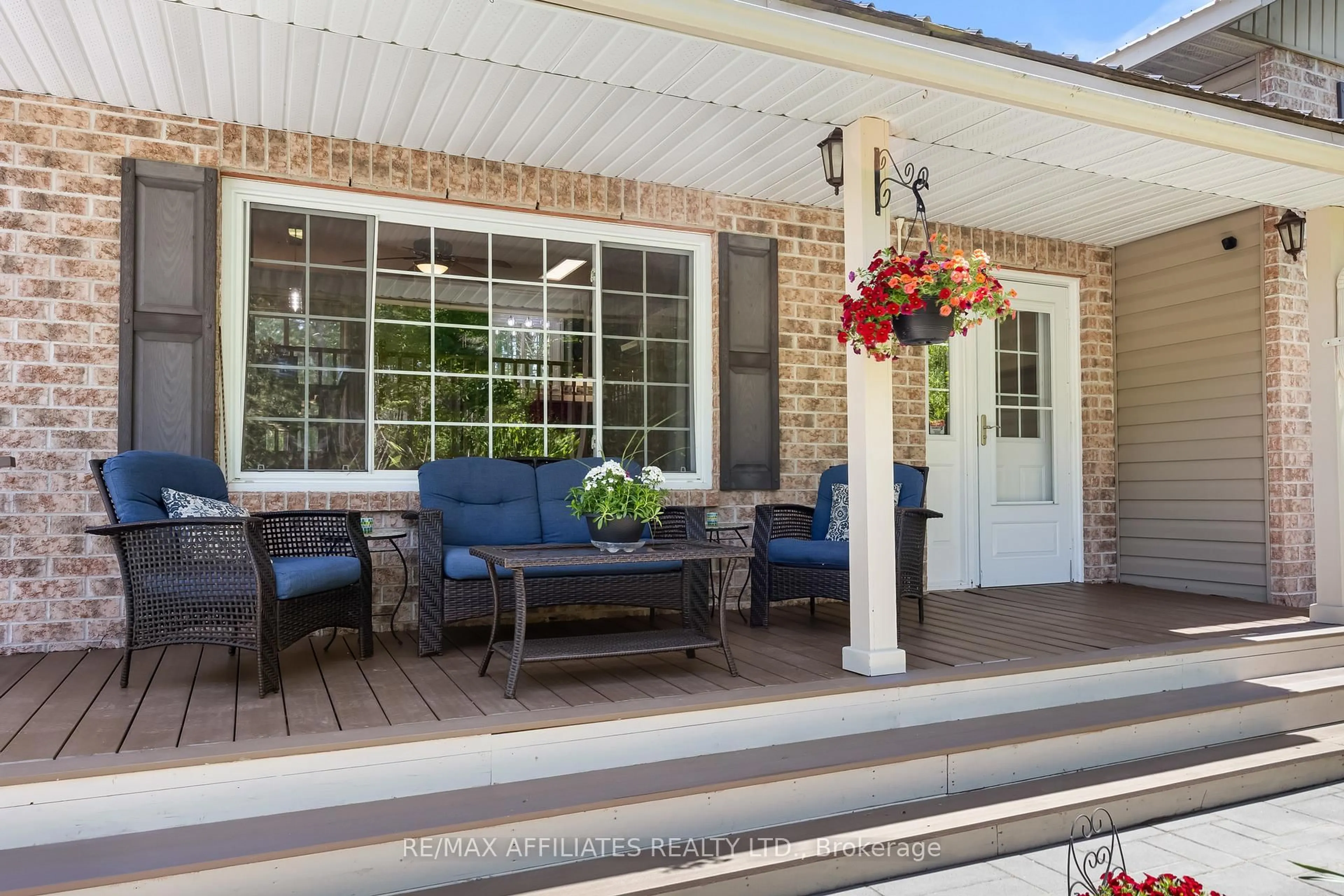Patio, street for 141 Pine Ridge Dr, Carleton Place Ontario K7C 3P2