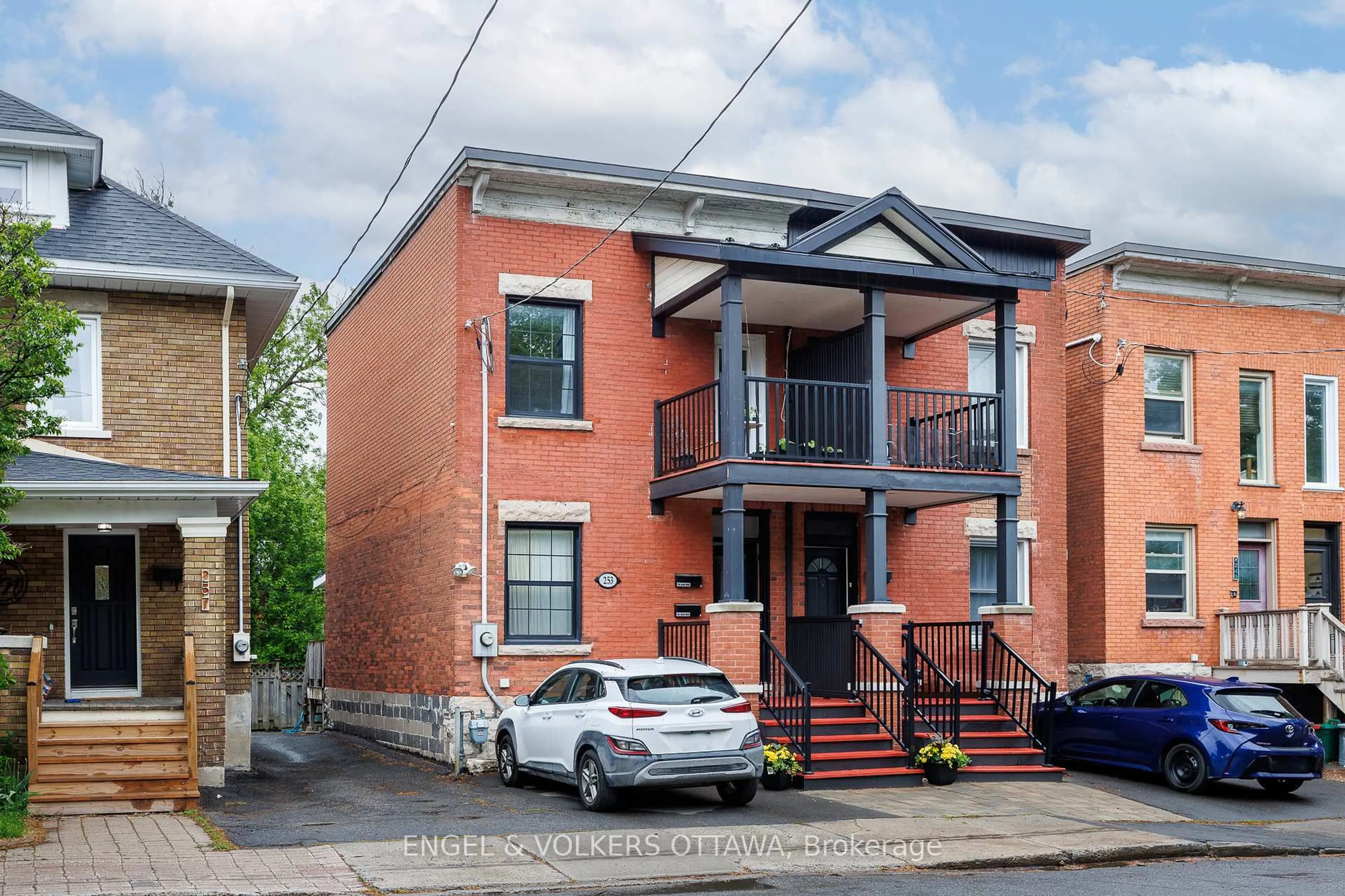 Home with brick exterior material, street for 253 Arlington Ave, Ottawa Ontario K1R 5T1