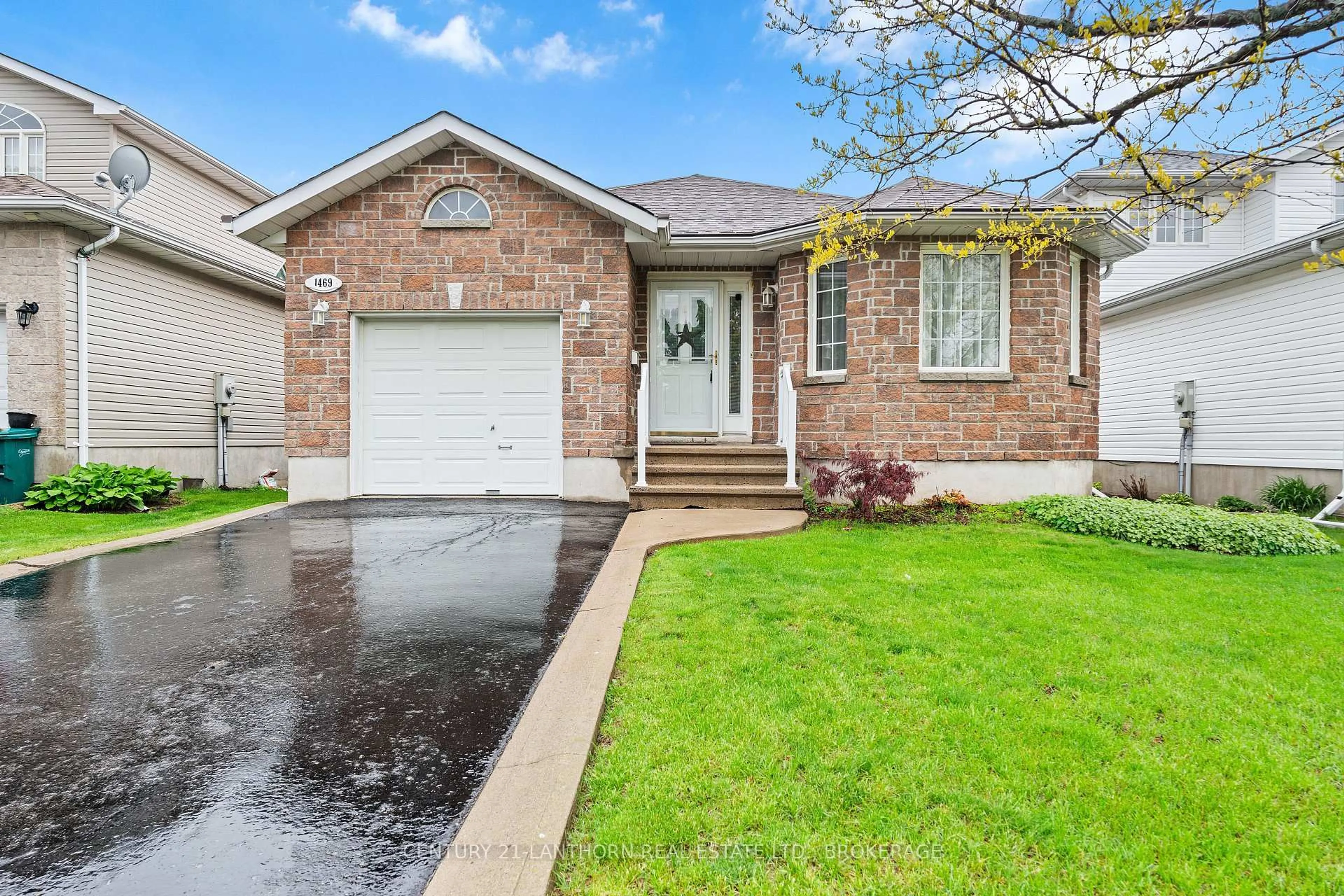 Home with brick exterior material, street for 1469 Birchwood Dr, Kingston Ontario K7P 3H3