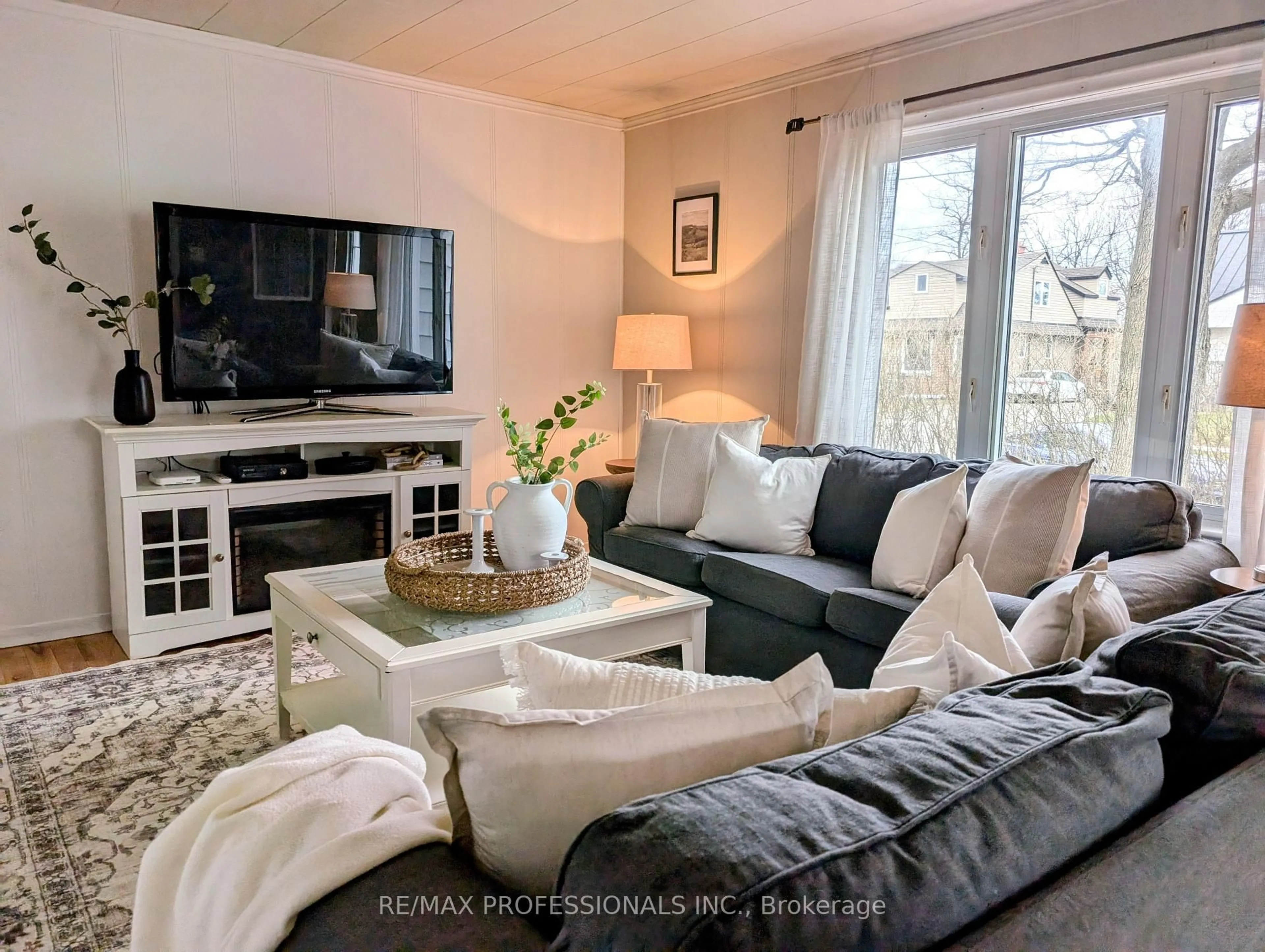 Living room with furniture, unknown for 6 Fraser St, Port Hope Ontario L1A 2A1