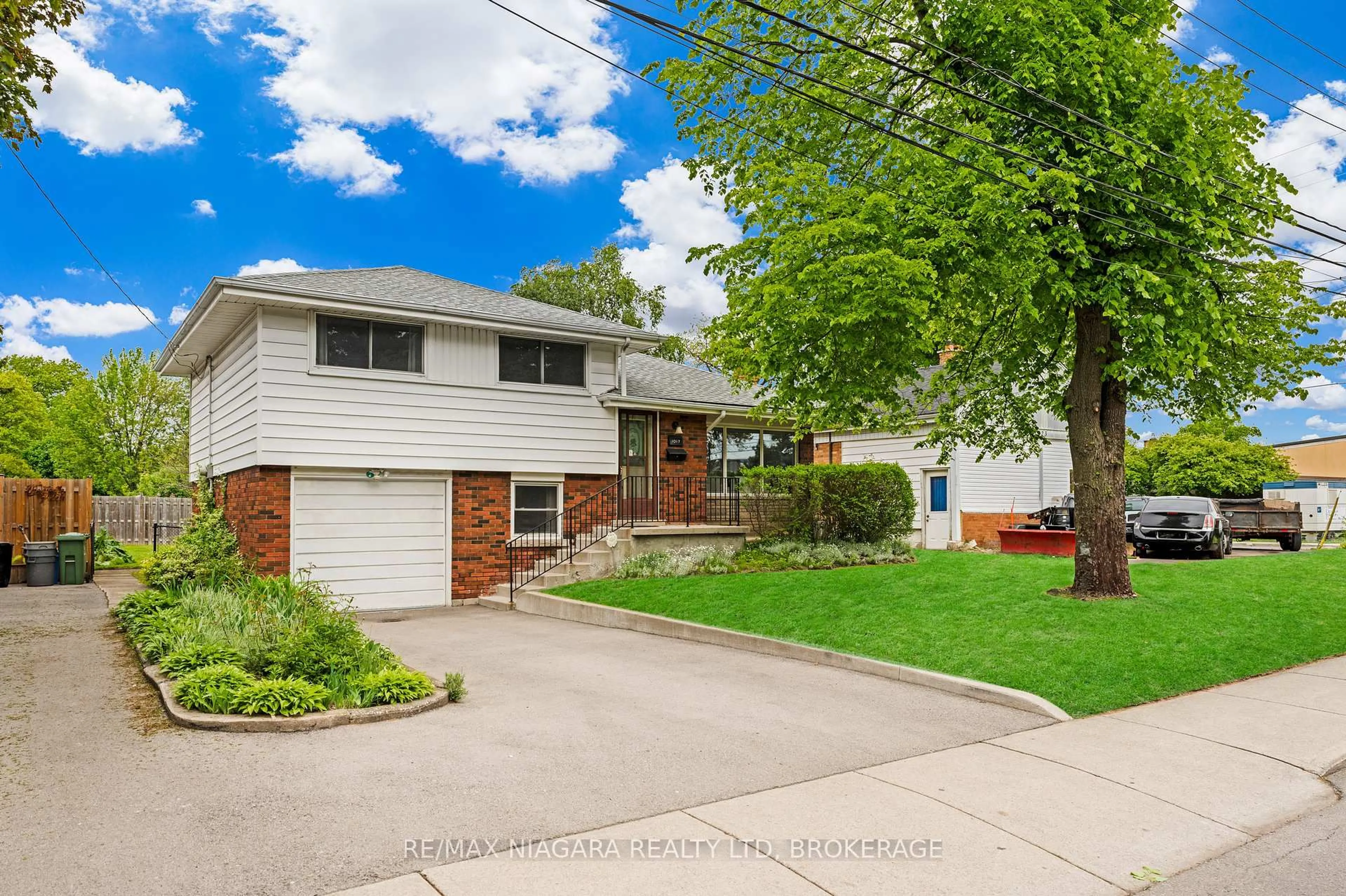 Unknown for 1017 Brucedale Ave, Hamilton Ontario L8T 1M6