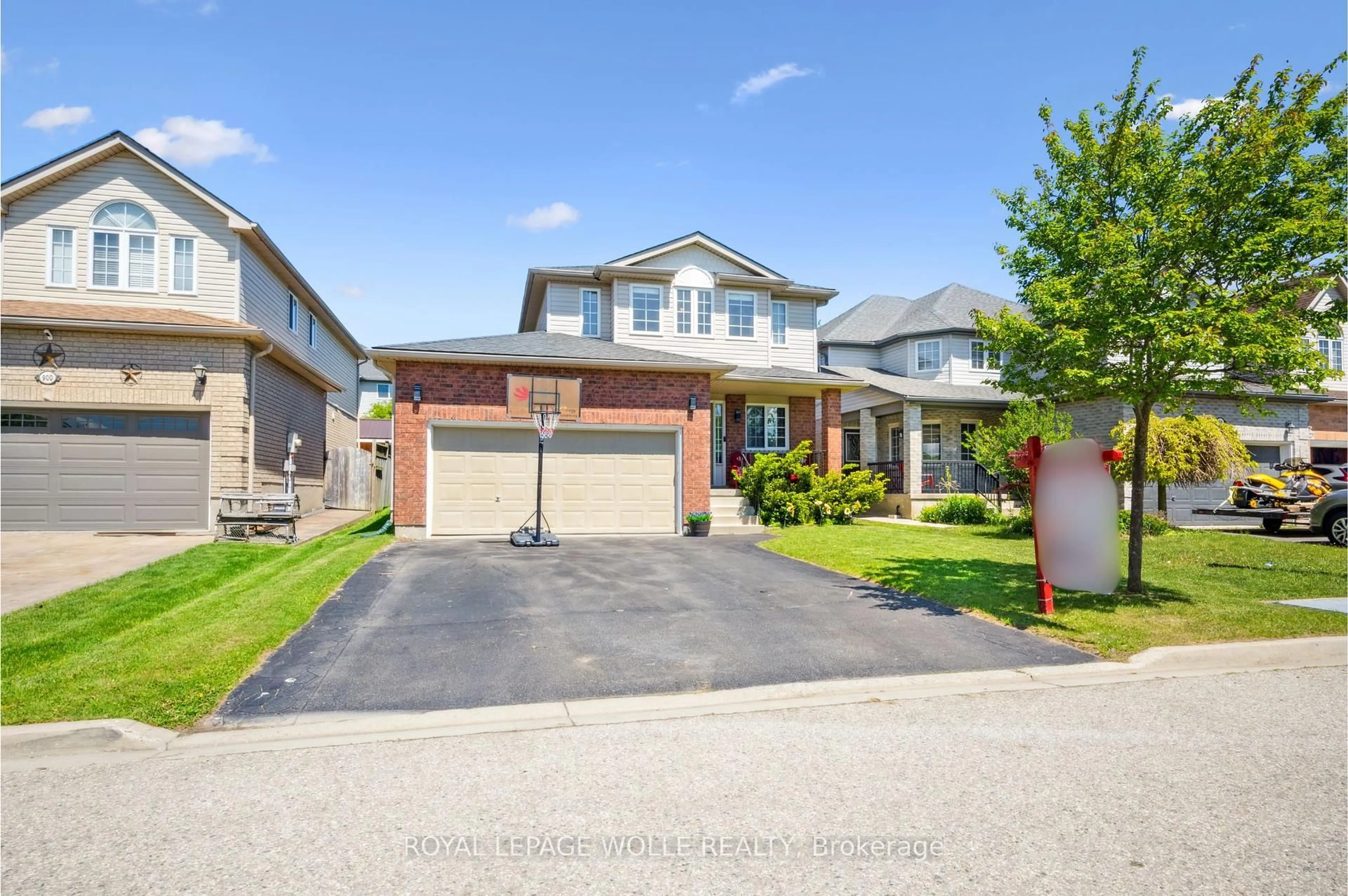 Home with brick exterior material, street for 904 Rush Meadow Crt, Kitchener Ontario N2R 1K9