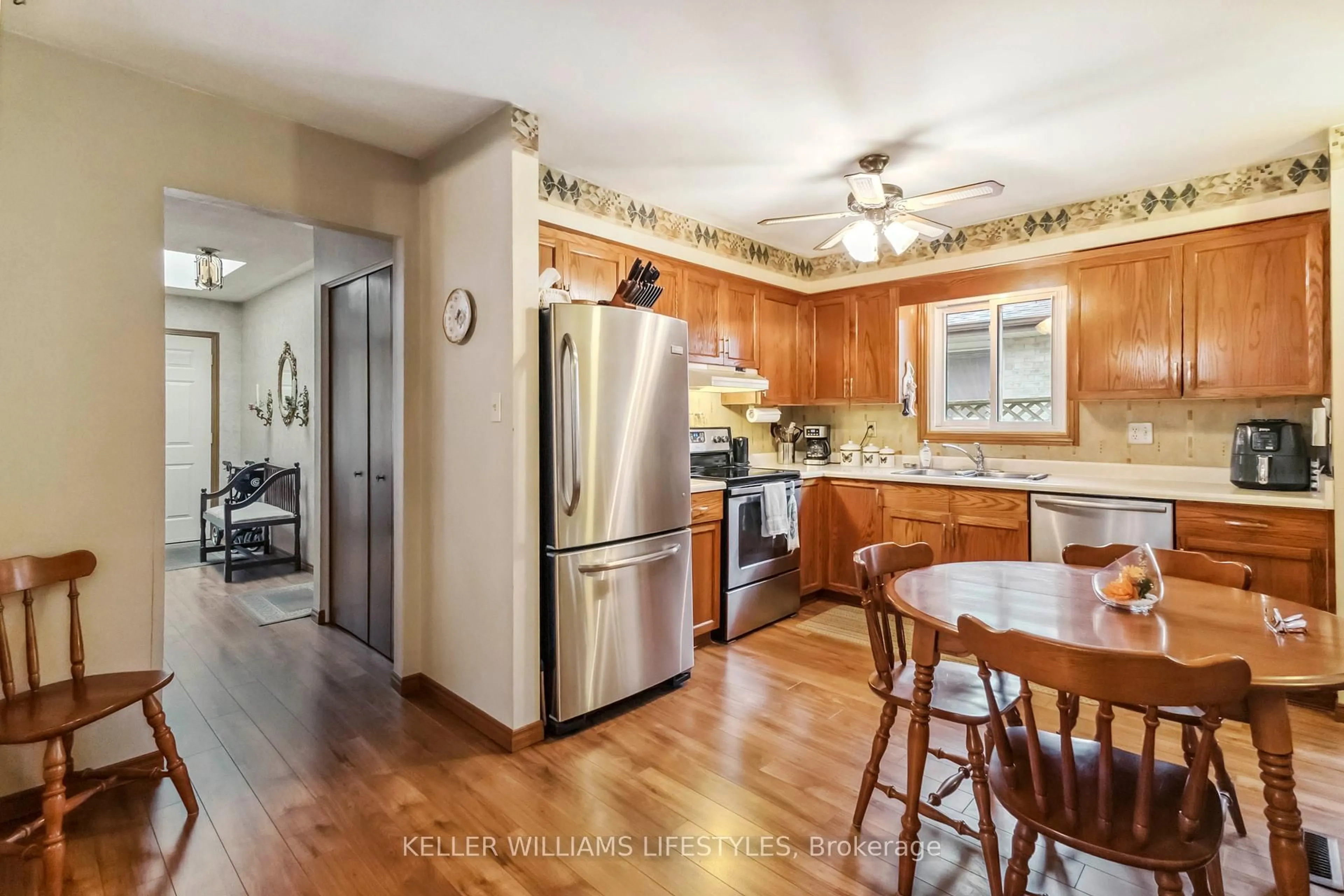 Open concept kitchen, unknown for 224 Banbury Cres, London South Ontario N5Z 4T8