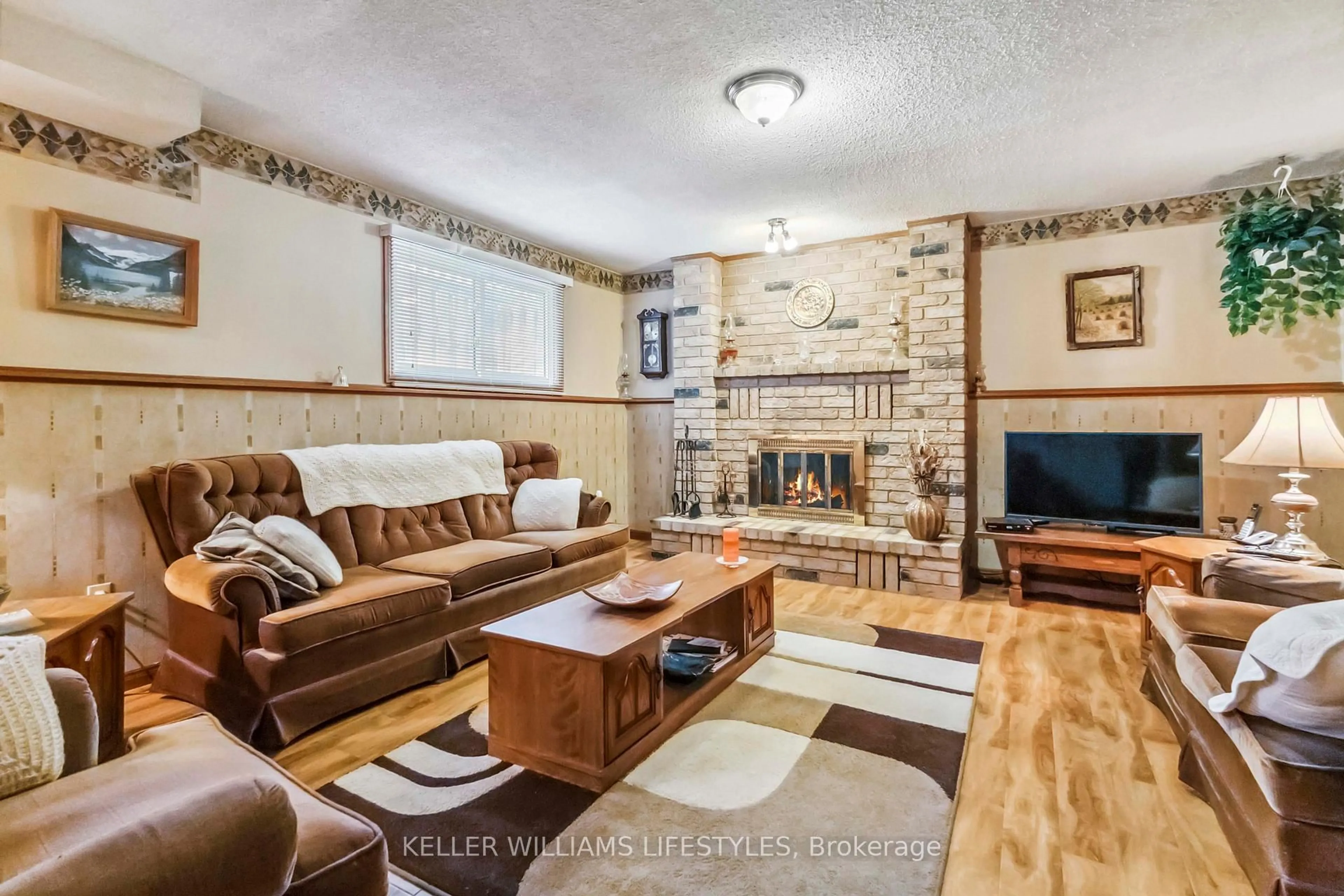 Living room with furniture, unknown for 224 Banbury Cres, London South Ontario N5Z 4T8