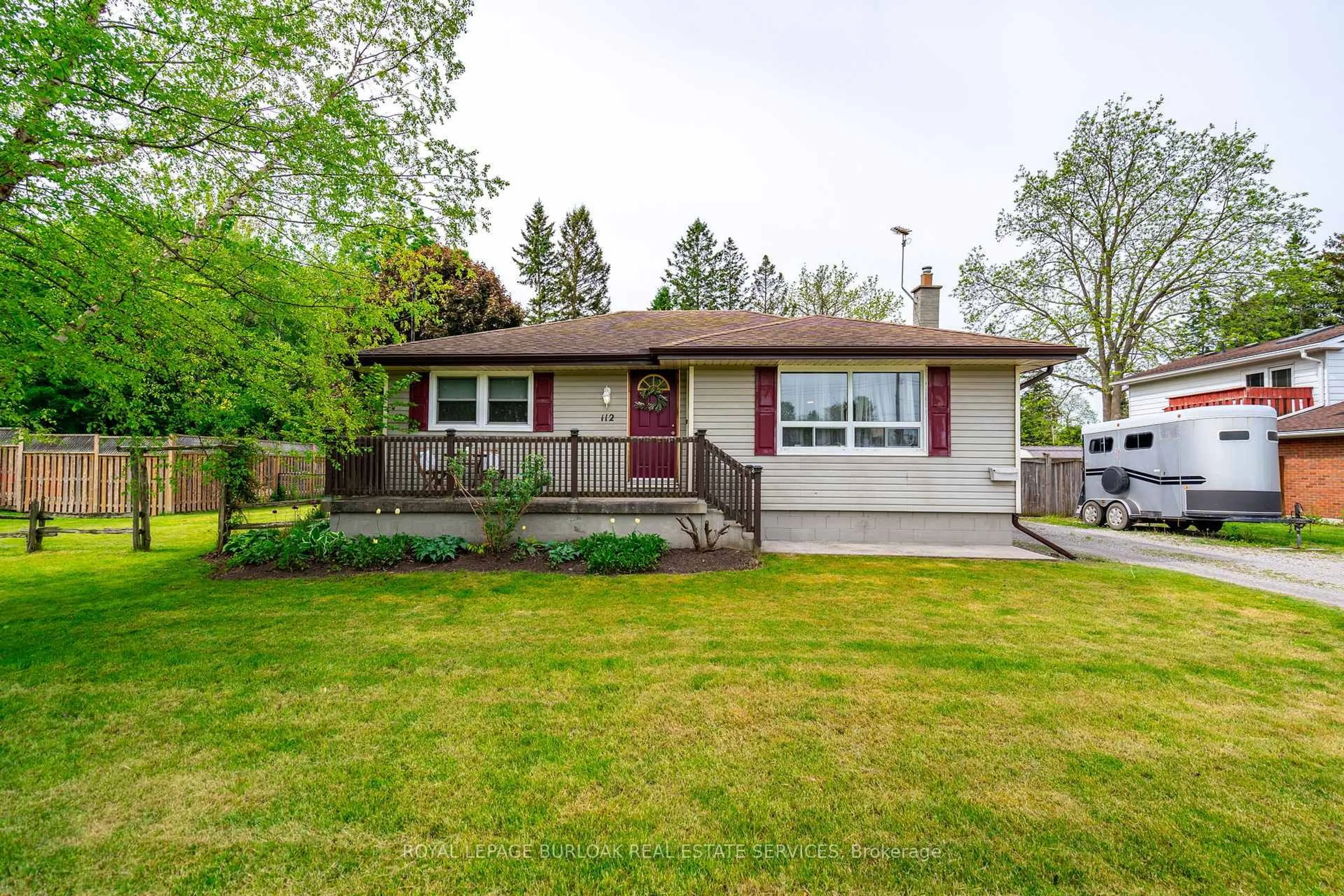Home with vinyl exterior material, street for 112 Anderson Ave, Haldimand Ontario N1A 3A7