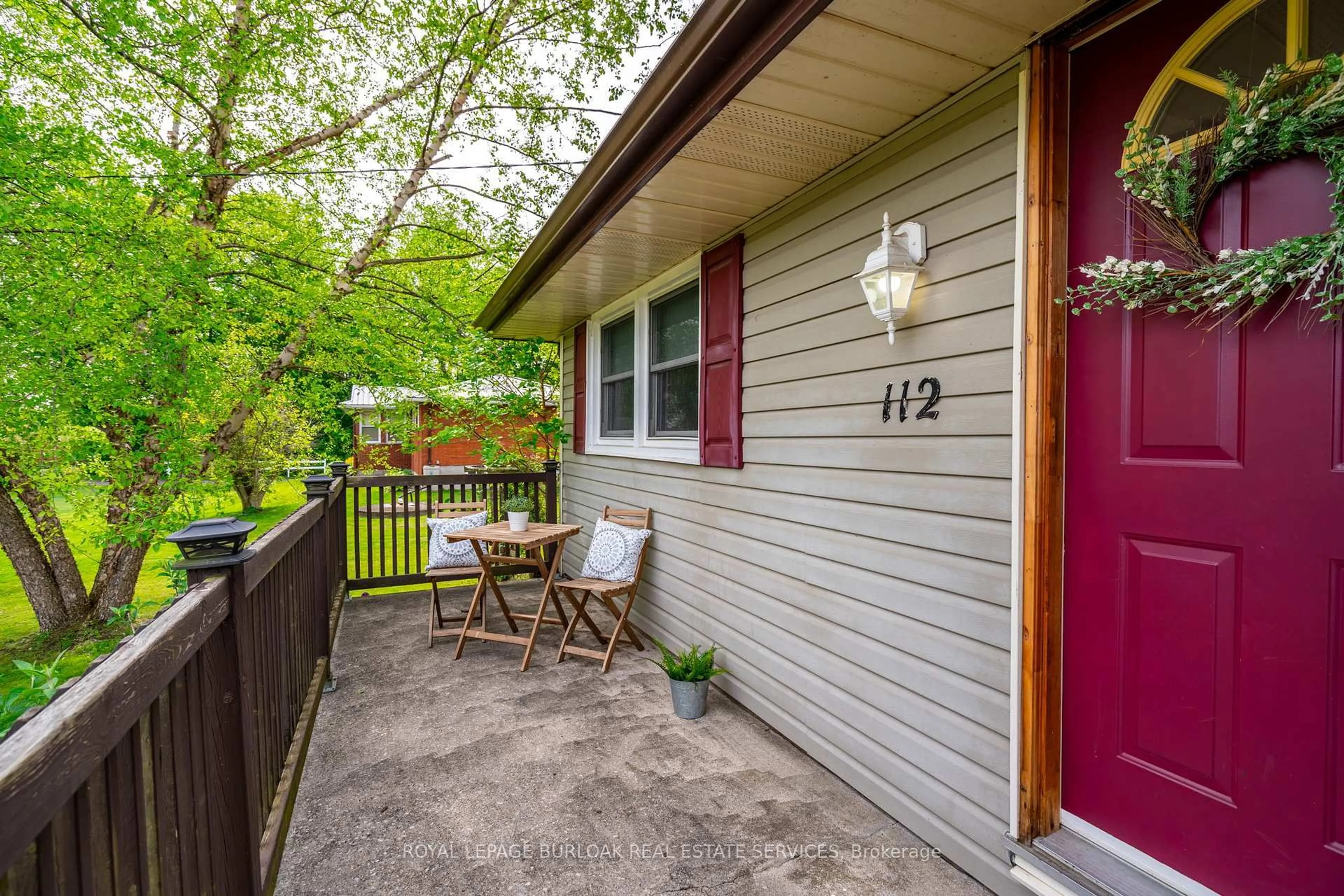 Patio, street for 112 Anderson Ave, Haldimand Ontario N1A 3A7