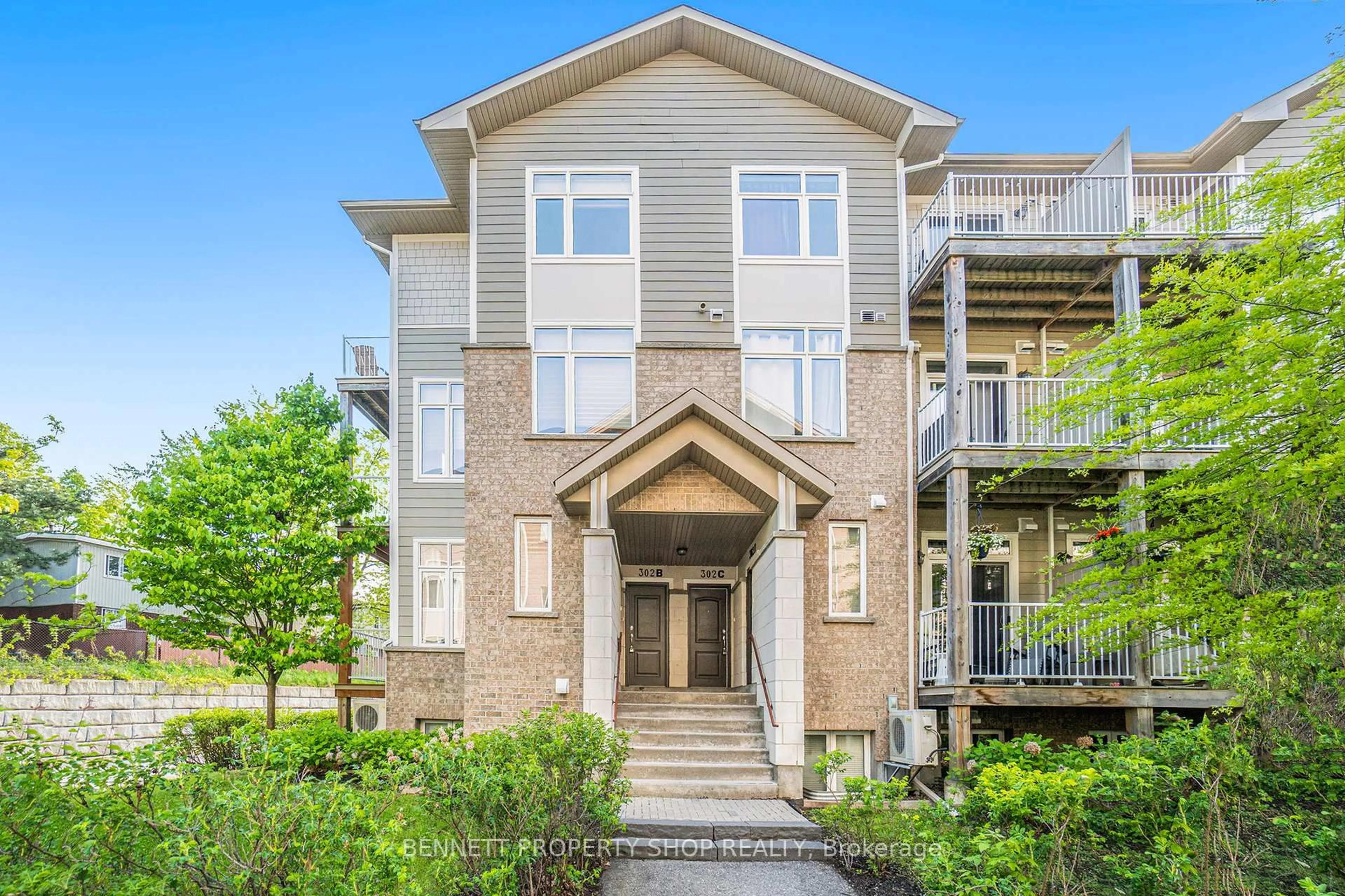 Unknown for 302 Everest Private #B, Ottawa Ontario K1G 4E3