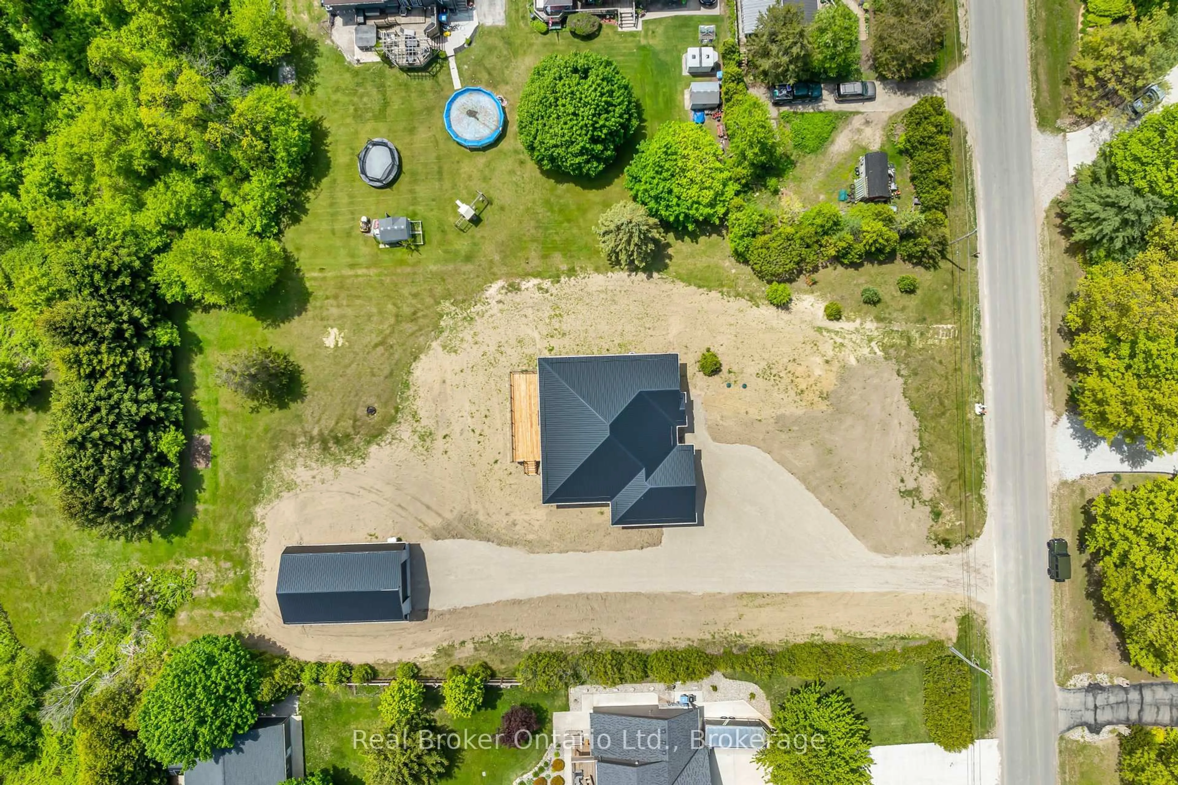A pic from outside/outdoor area/front of a property/back of a property/a pic from drone, unknown for 8357 Goosemarsh Line, Lambton Shores Ontario N0M 1T0