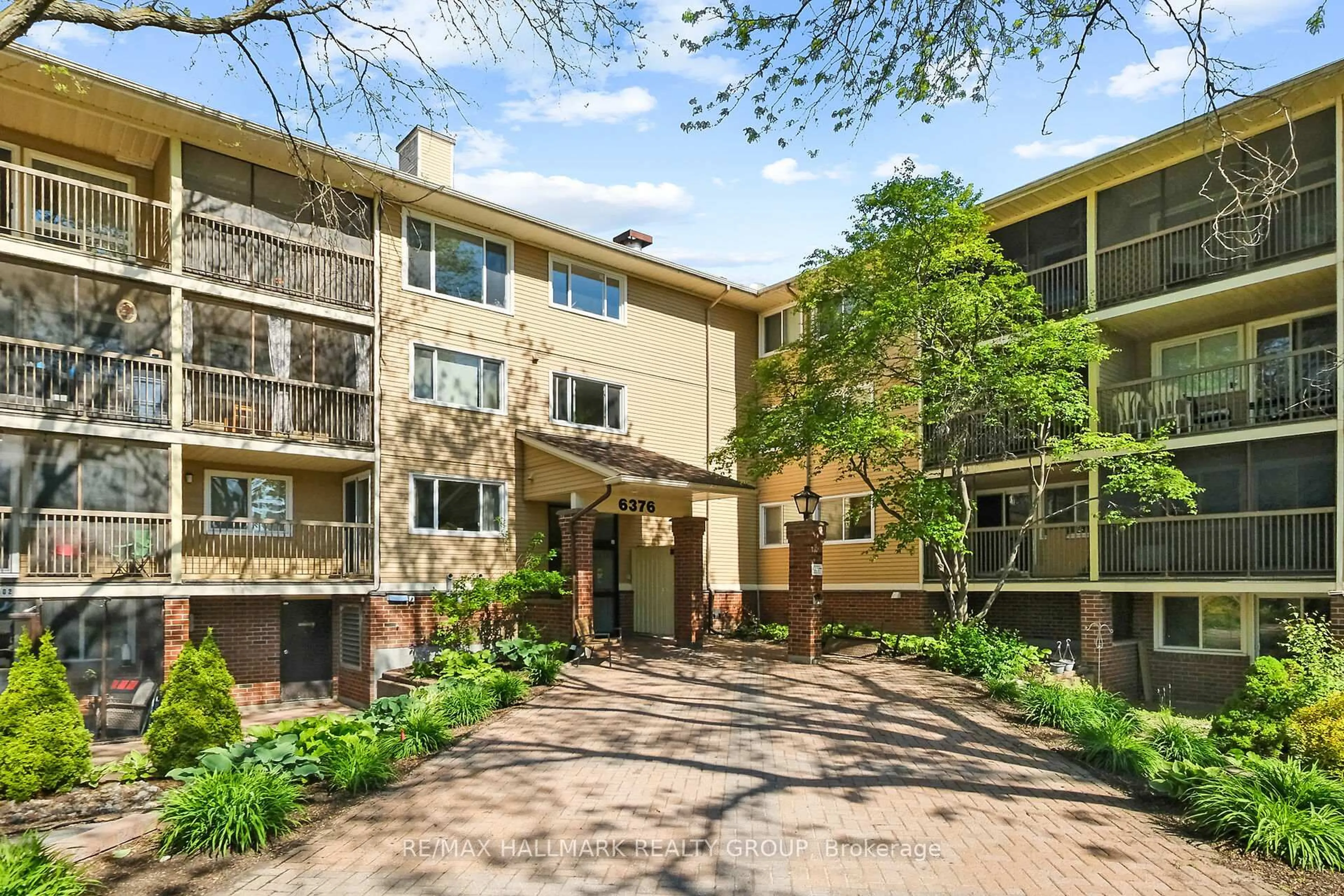 Patio, street for 6376 Bilberry Dr #402, Ottawa Ontario K1C 4P6