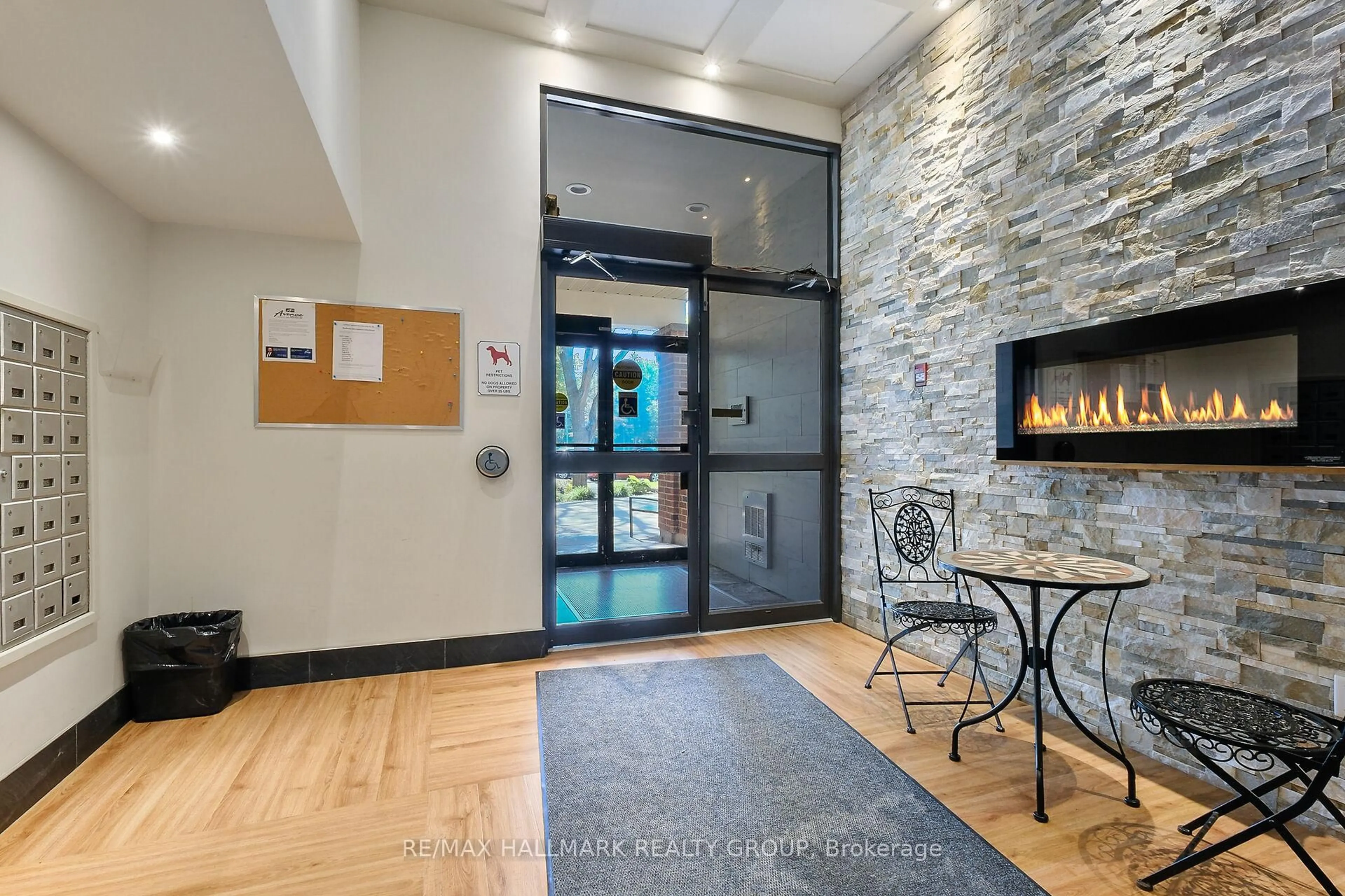 Unknown for 6376 Bilberry Dr #402, Ottawa Ontario K1C 4P6