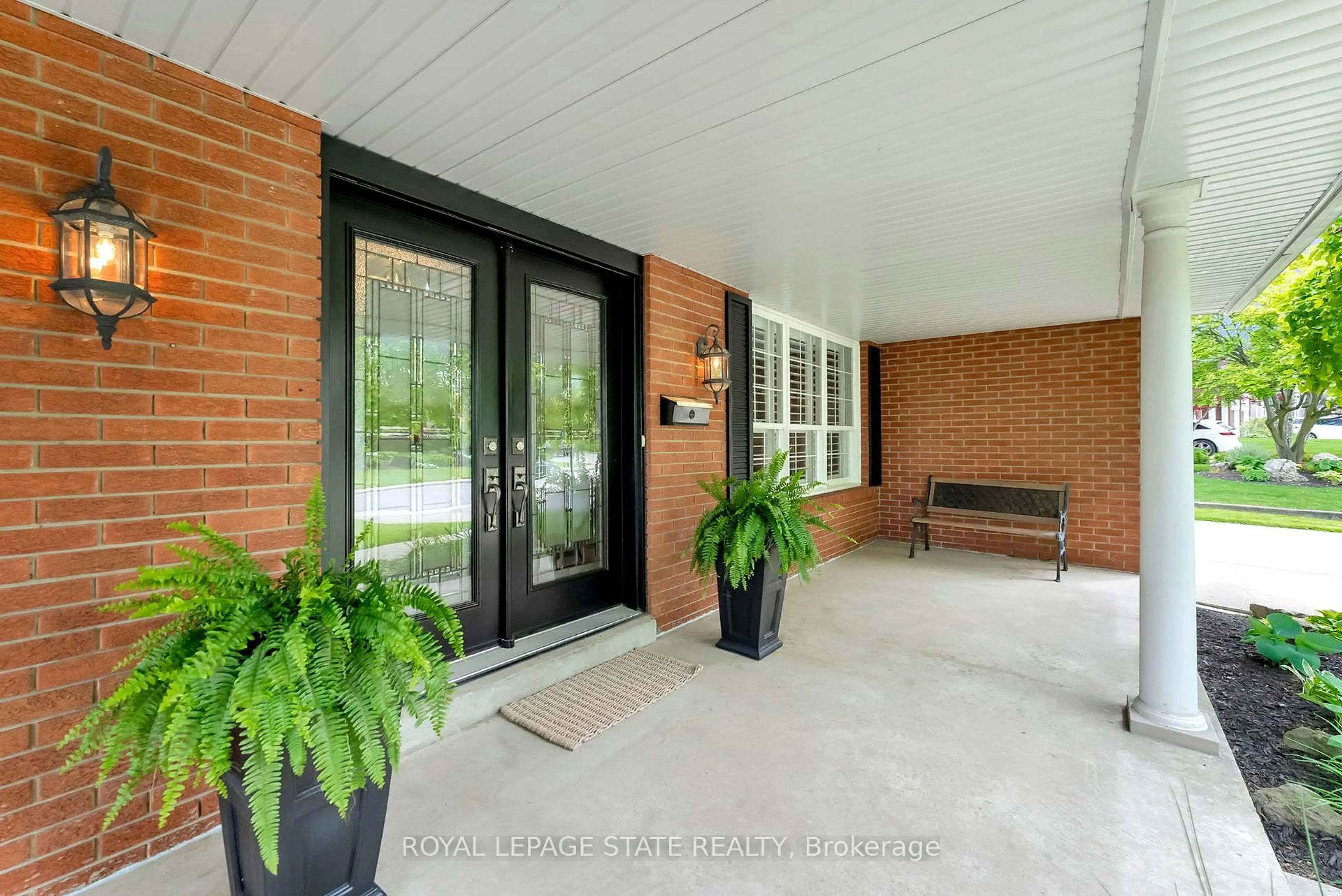 Unknown for 129 Country Club Dr, Hamilton Ontario L8K 5W4