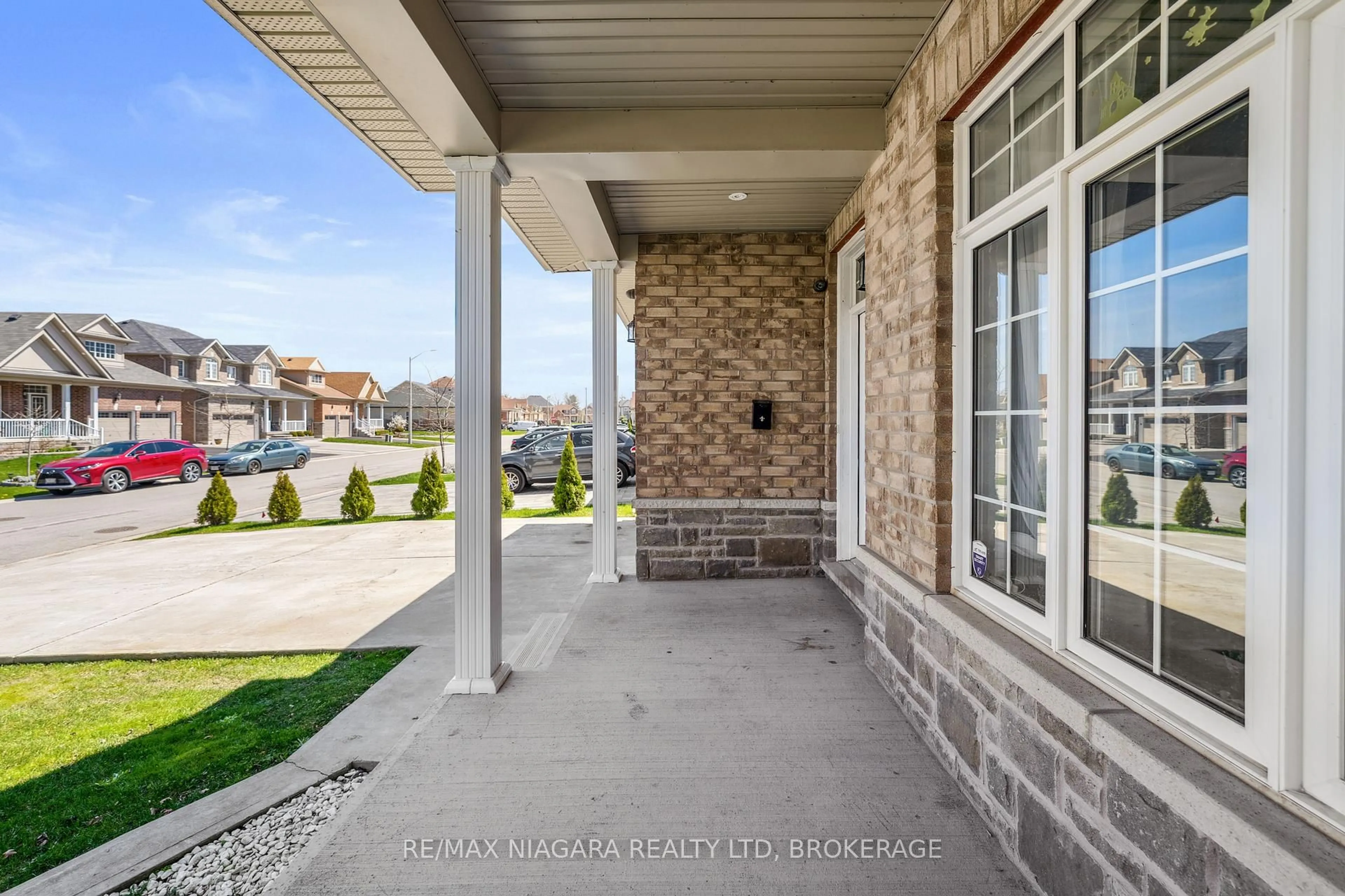 Patio, street for 4432 Cinnamon Grve, Niagara Falls Ontario L2G 0A4