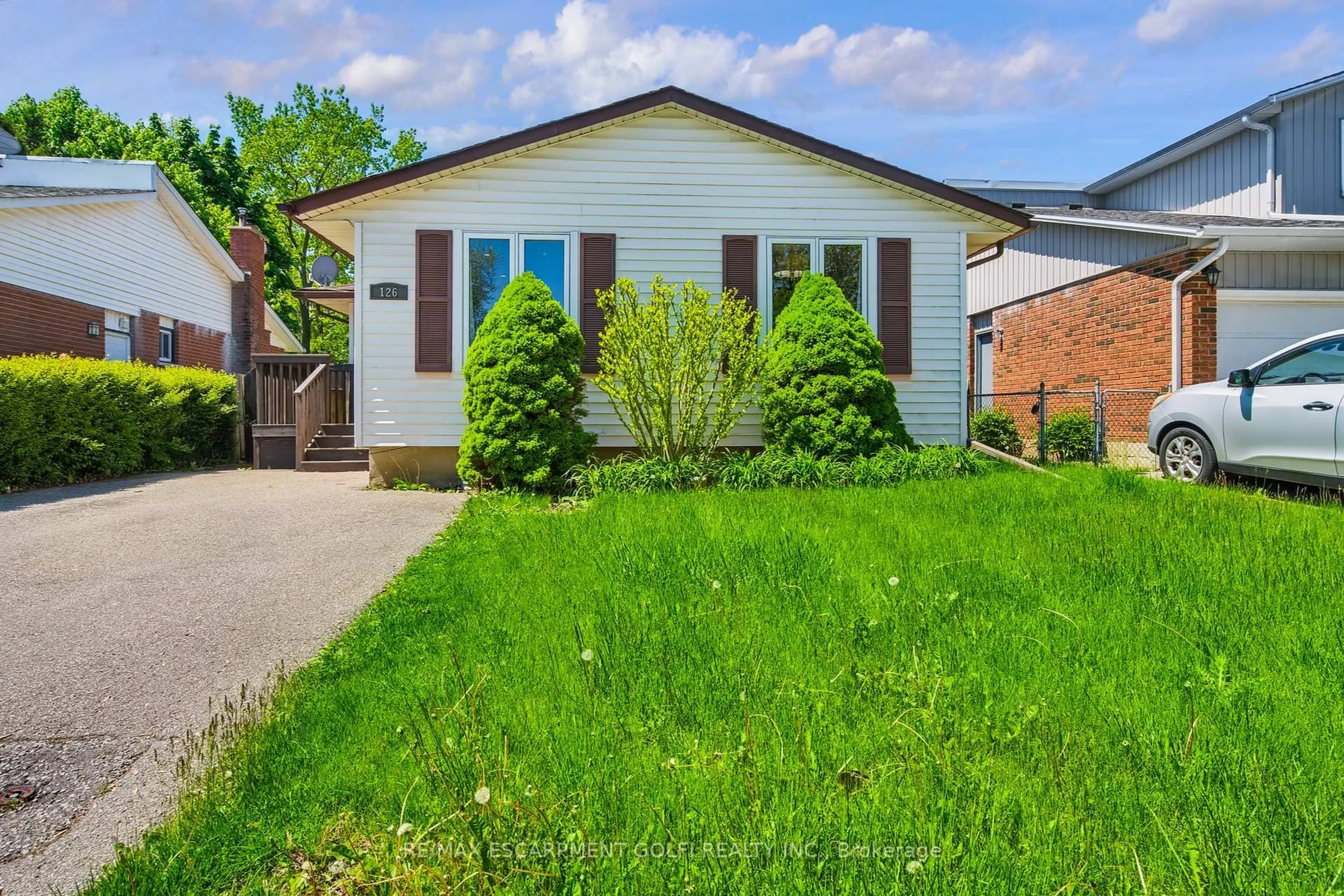 Home with brick exterior material, street for 126 Brantwood Park Rd, Brantford Ontario N3P 1G3