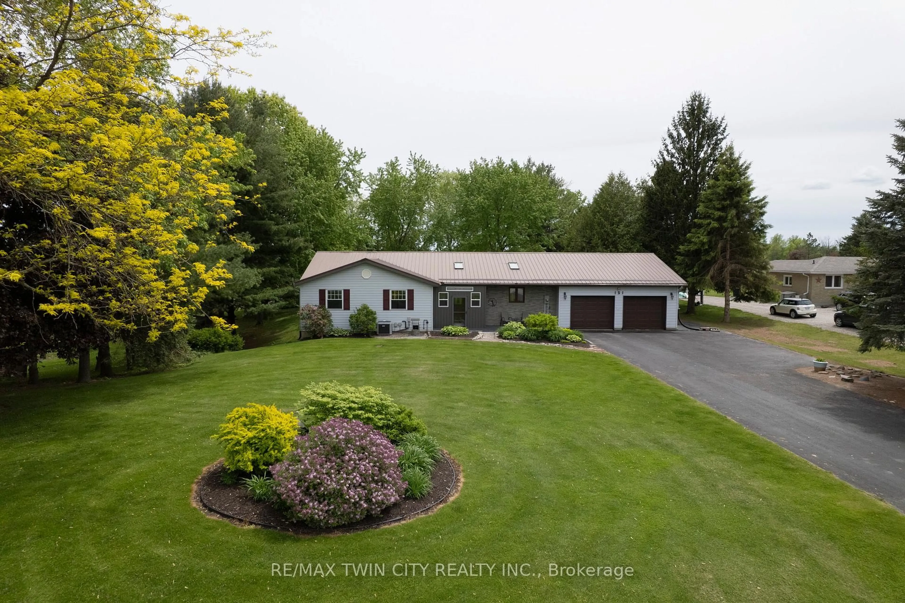 A pic from outside/outdoor area/front of a property/back of a property/a pic from drone, street for 151 HARLEY Rd, Brant Ontario N0E 1E0