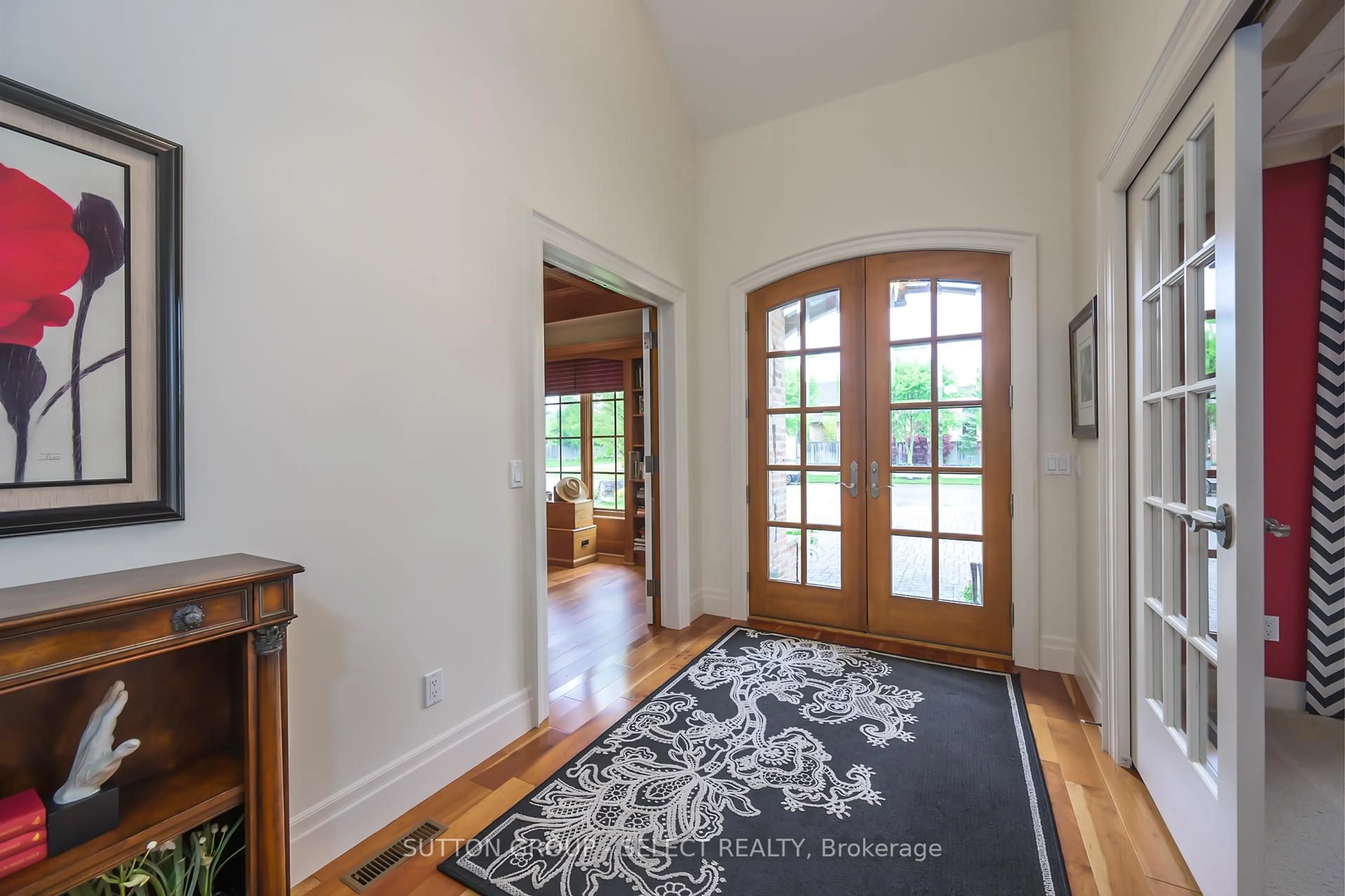 Indoor entryway for 613 Eagletrace Dr, London North Ontario N6G 0E8