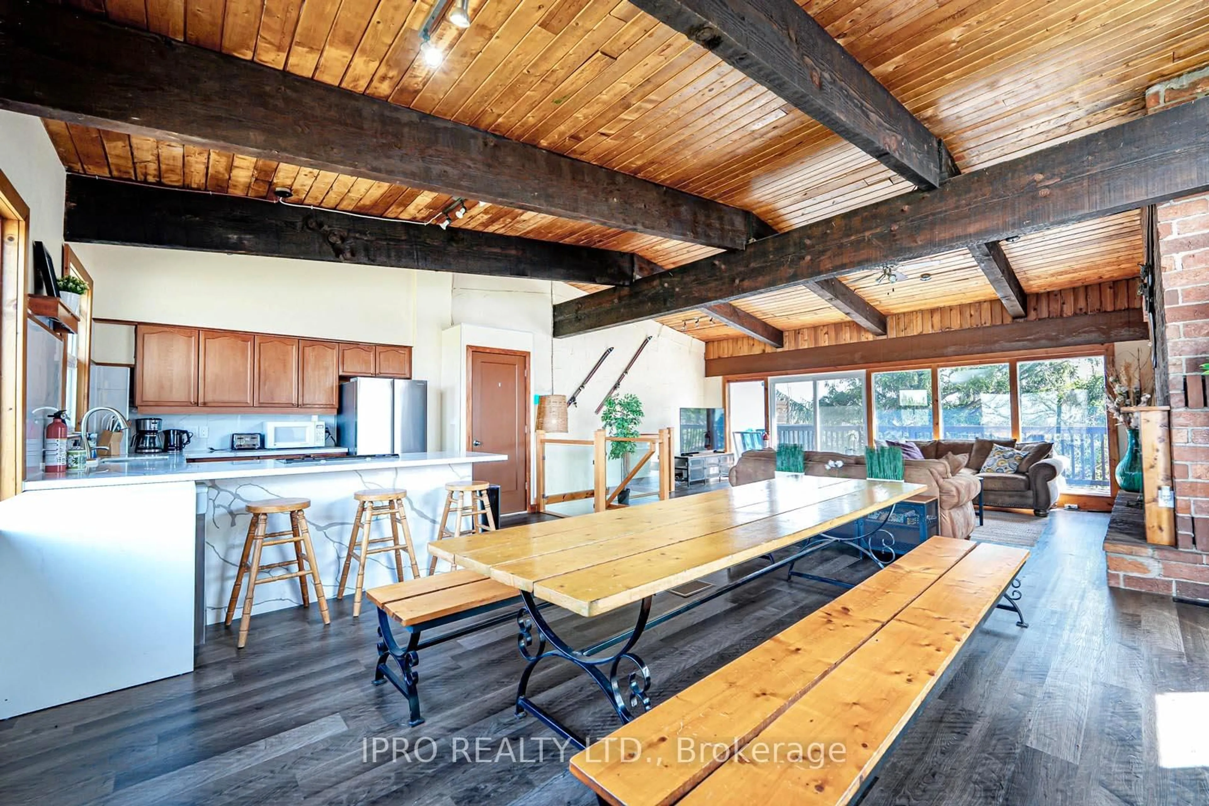 Open concept kitchen, unknown for 157 Tyrolean Lane, Blue Mountains Ontario L9Y 0N3
