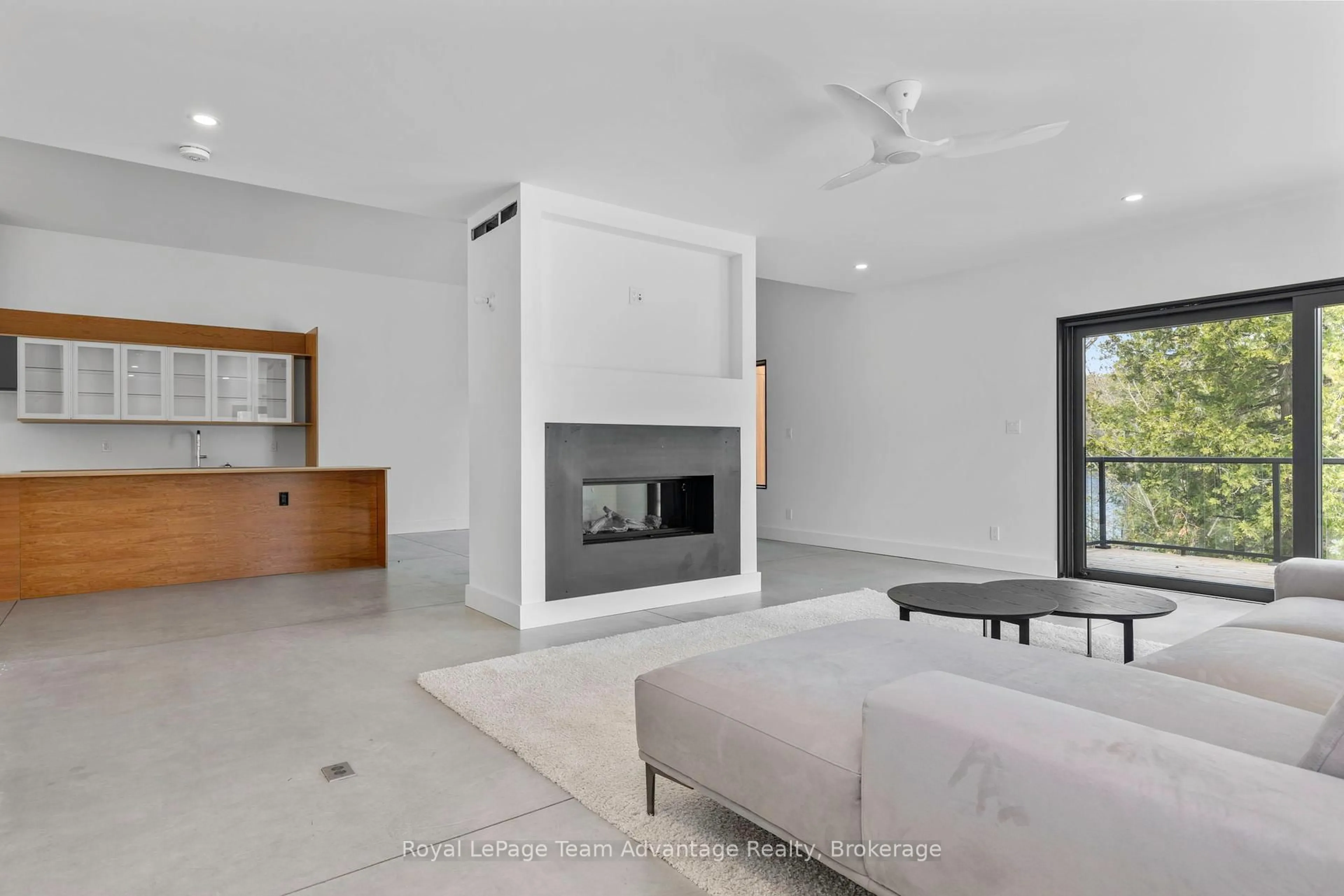 Living room with furniture, unknown for 1 CRANE WALKER Rd #19, The Archipelago Ontario P2A 0B7