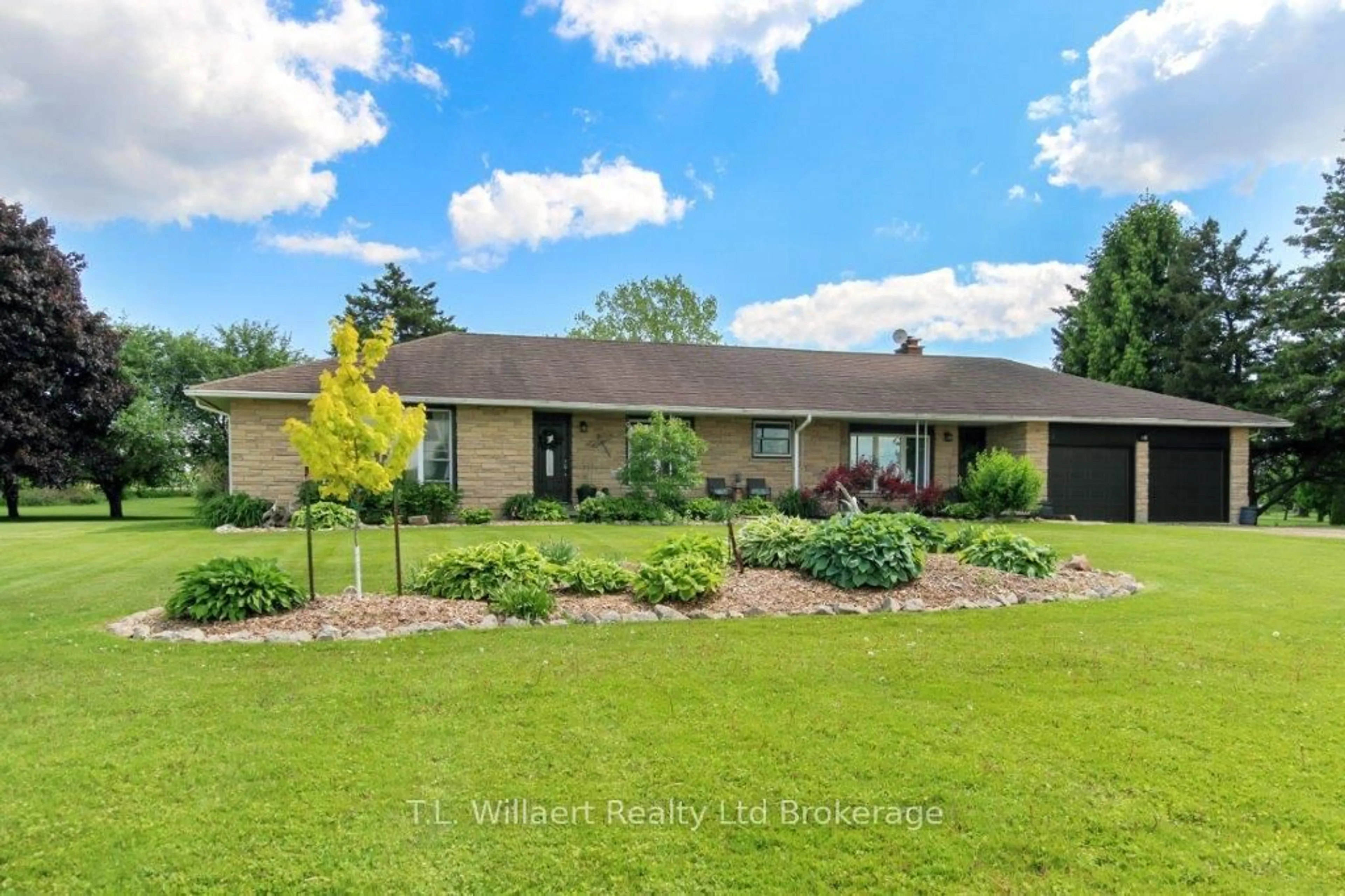 A pic from outside/outdoor area/front of a property/back of a property/a pic from drone, water/lake/river/ocean view for 144100 Hawkins Rd, Tillsonburg Ontario N4G 4G8