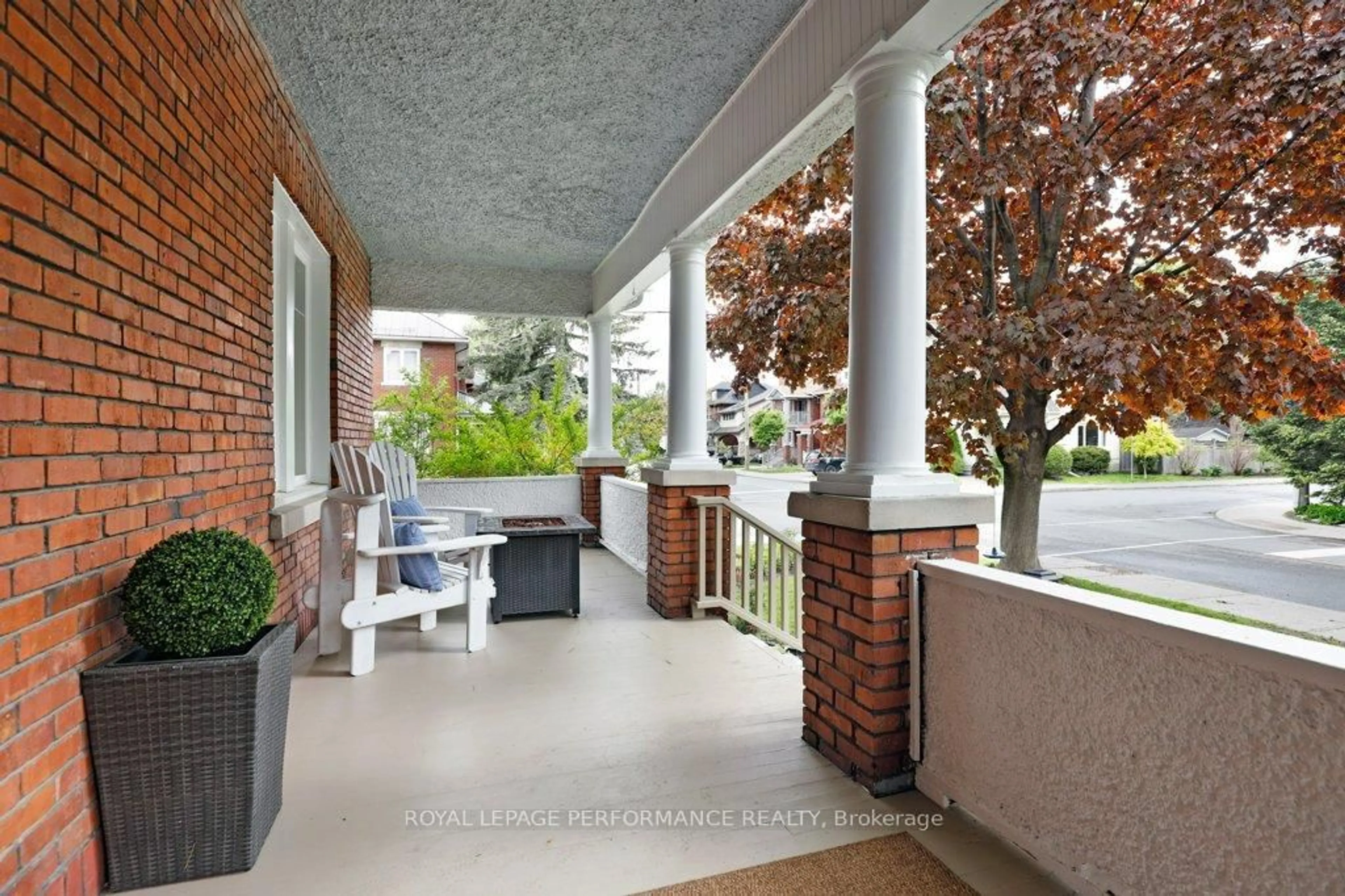 Patio, street for 80 Renfrew Ave, Ottawa Ontario K1S 1Z5