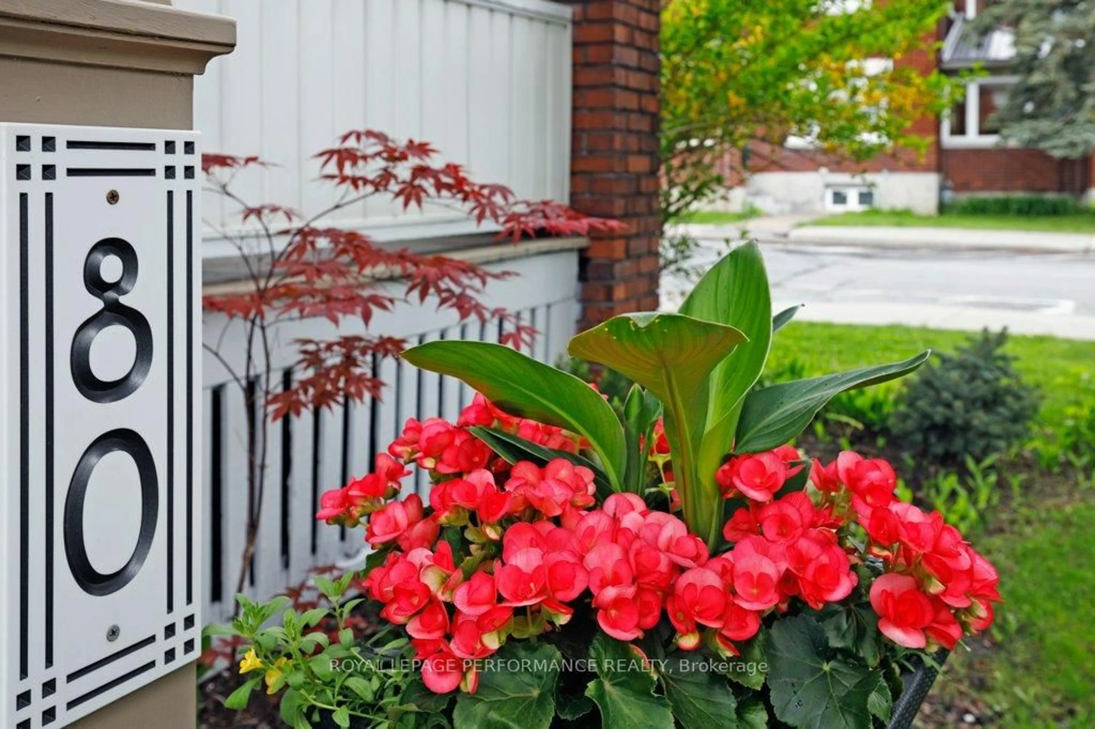 Patio, street for 80 Renfrew Ave, Ottawa Ontario K1S 1Z5