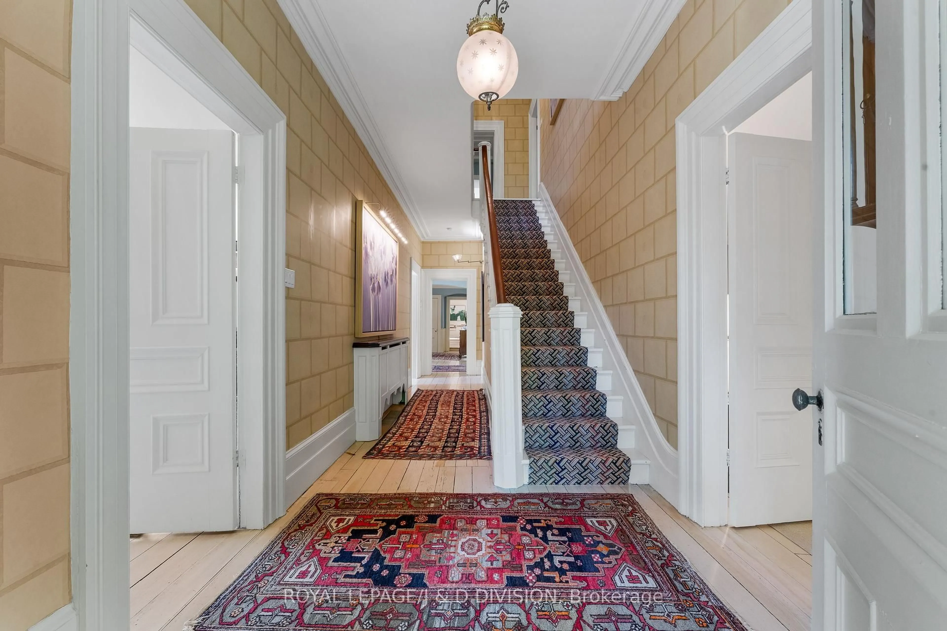 Indoor foyer for 4558 County Rd 10, Port Hope Ontario L1A 3V5