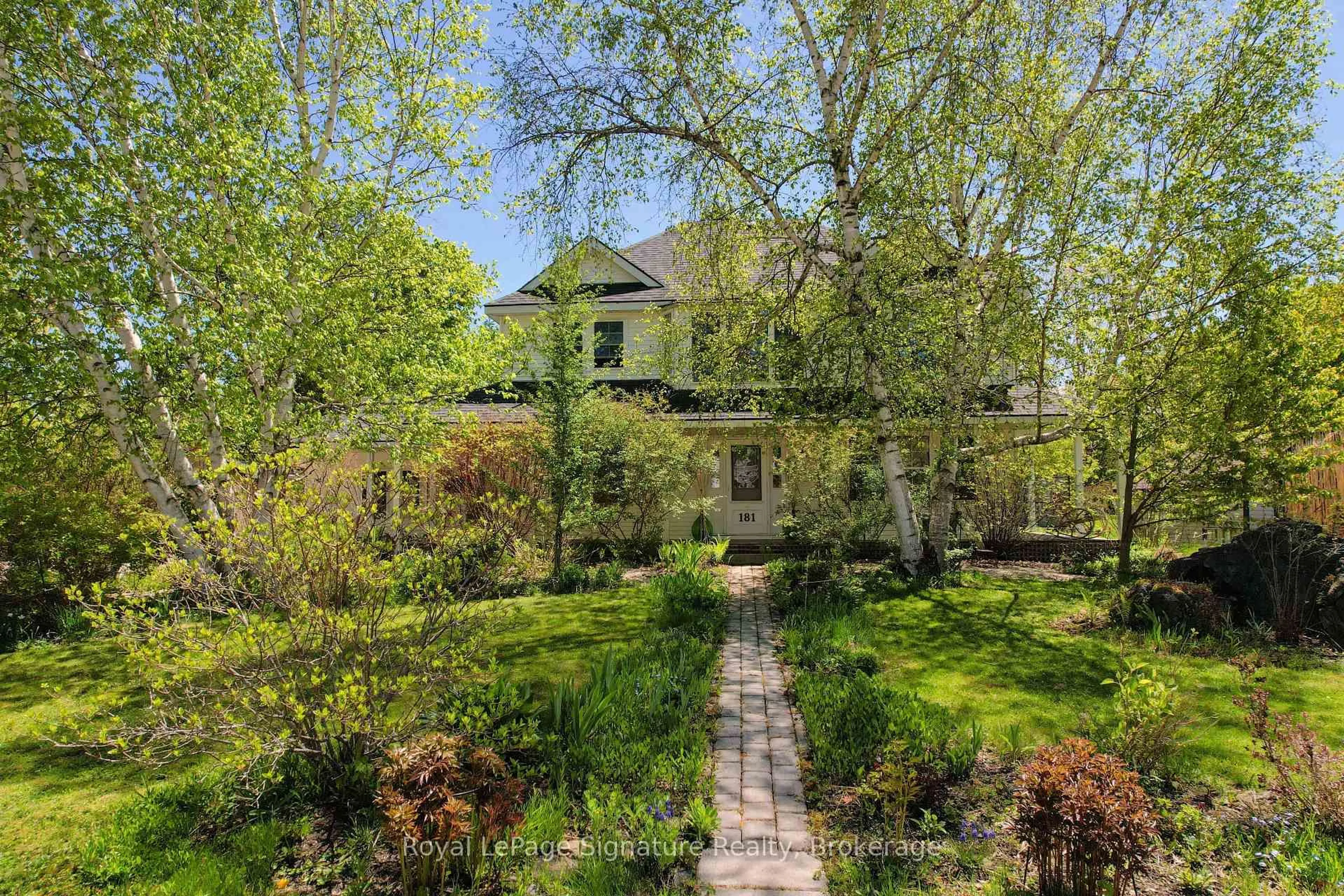A pic from outside/outdoor area/front of a property/back of a property/a pic from drone, street for 181 Marshall St, Meaford Ontario N4L 1B6