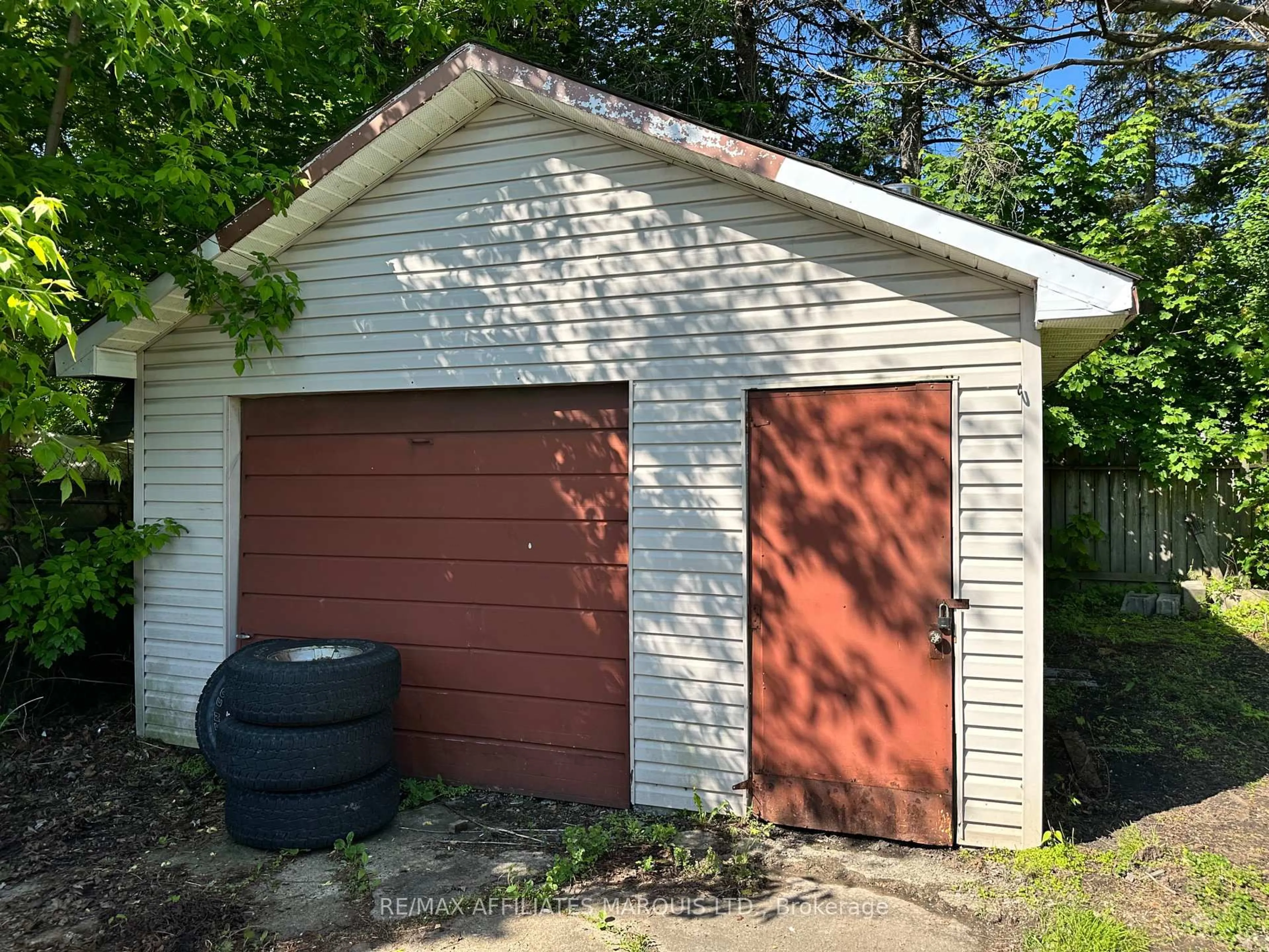 Shed for 1128 Ontario St, Cornwall Ontario K6H 4C8