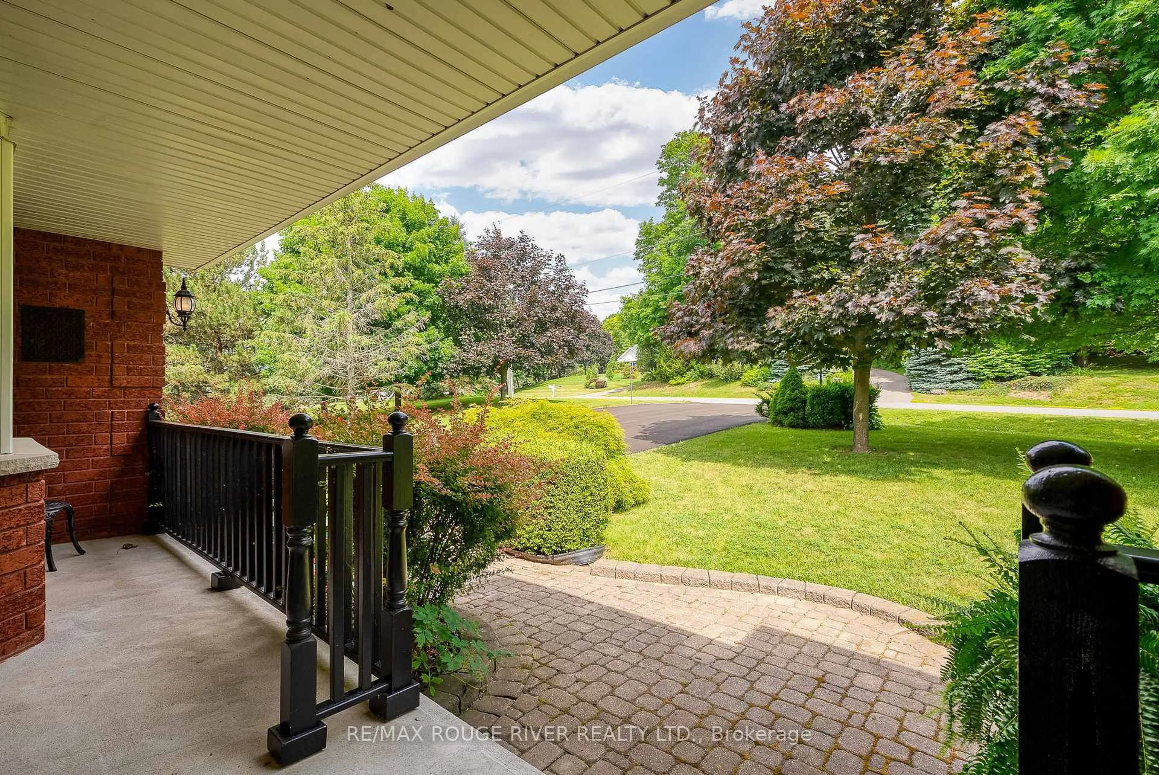Patio, street for 8 Sunrise Crt, Hamilton Township Ontario K9A 4J7