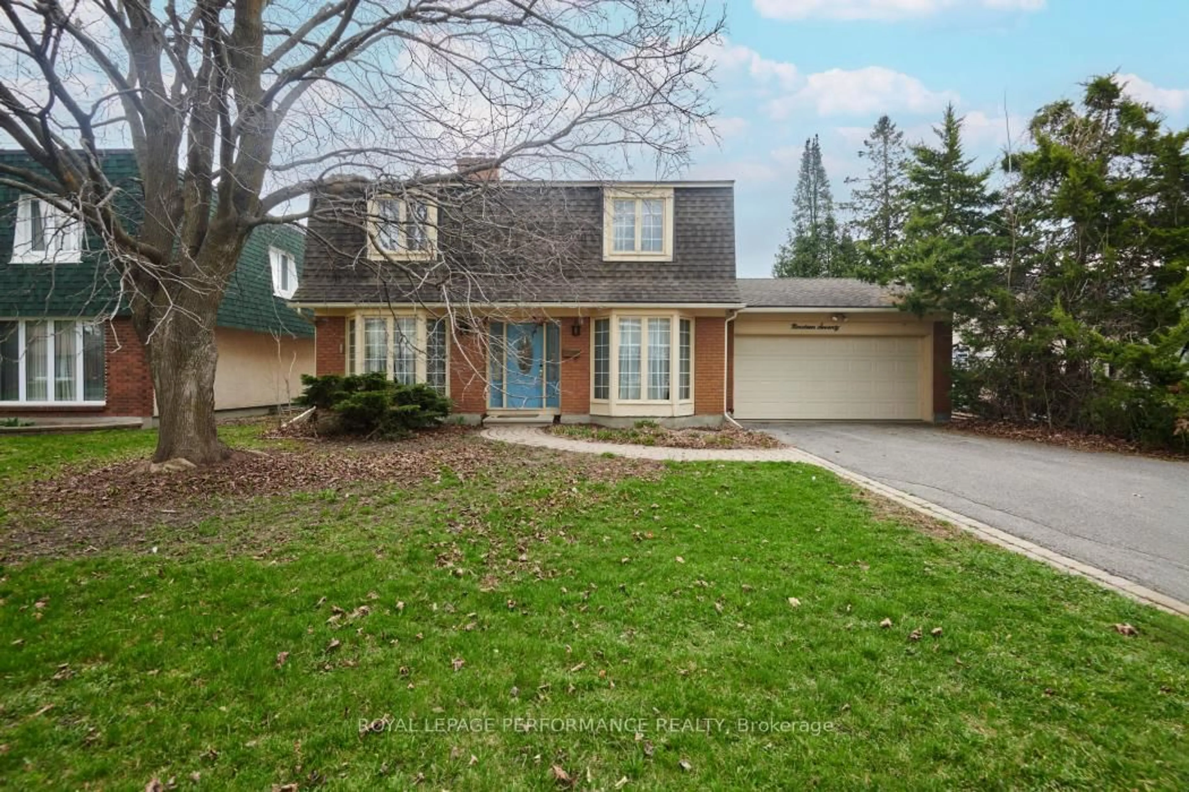 Home with vinyl exterior material, street for 1970 Marquis Ave, Ottawa Ontario K1J 8J4