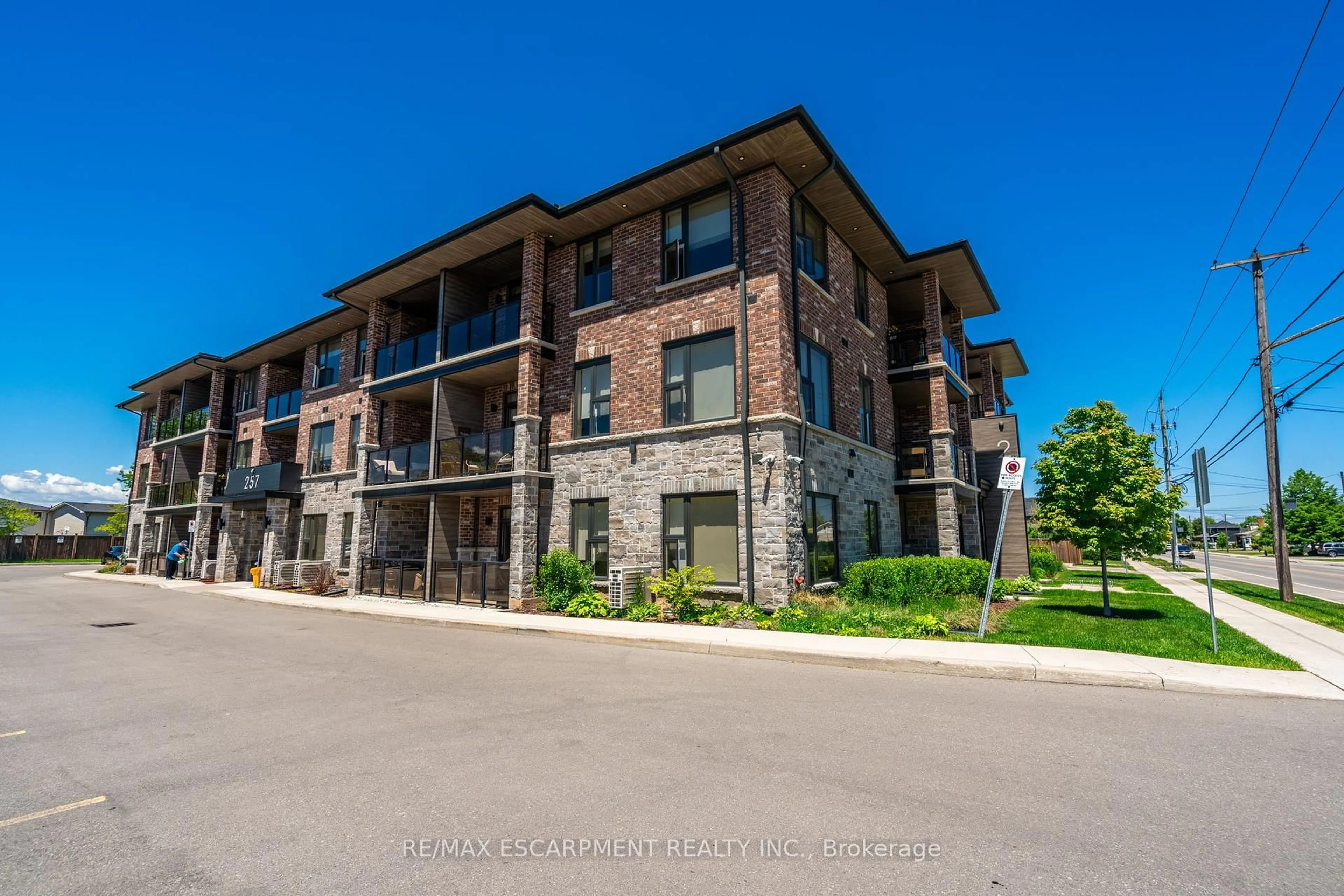 Patio, unknown for 257 Millen Rd #312, Hamilton Ontario L8E 2H1