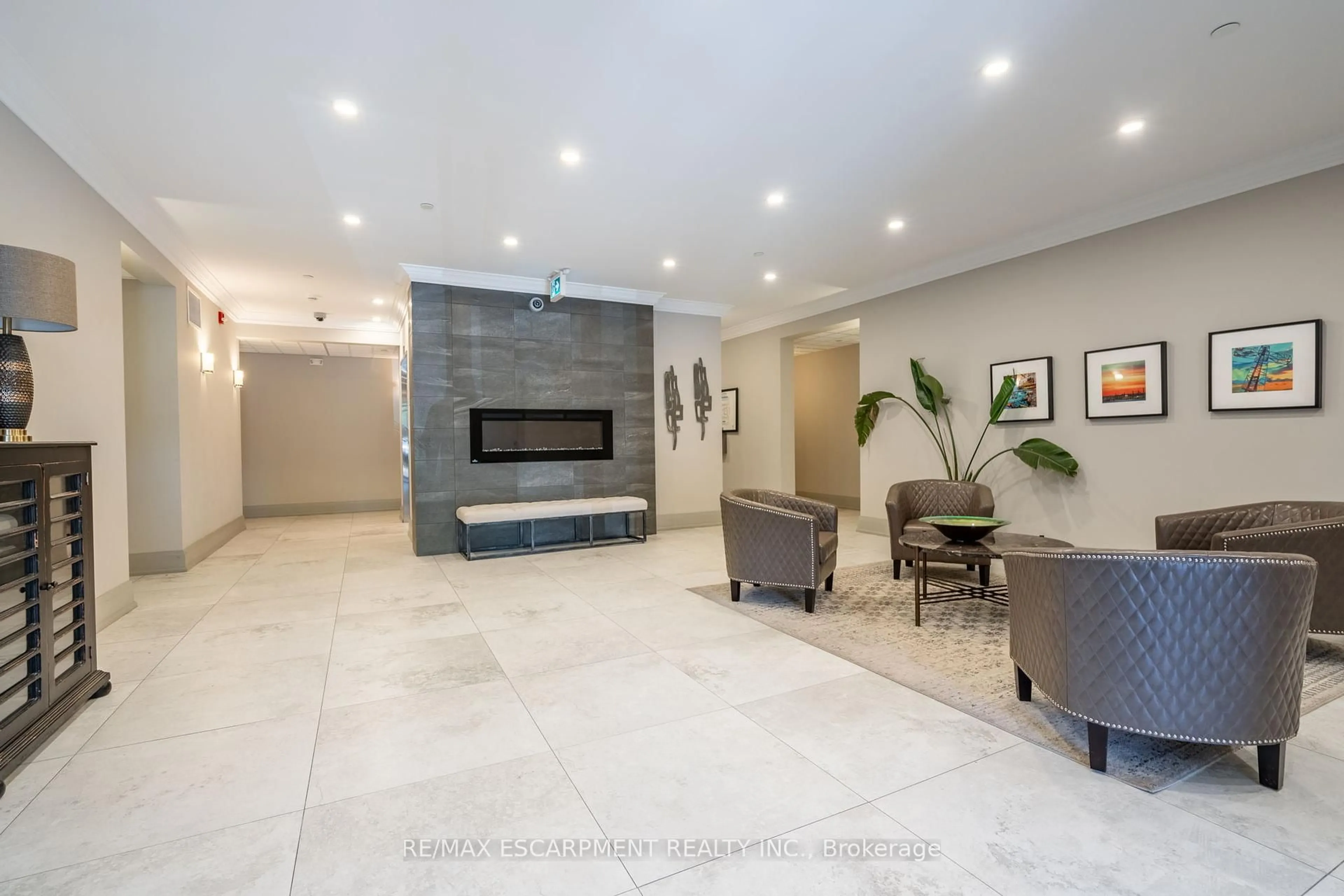 Lobby for 257 Millen Rd #312, Hamilton Ontario L8E 2H1