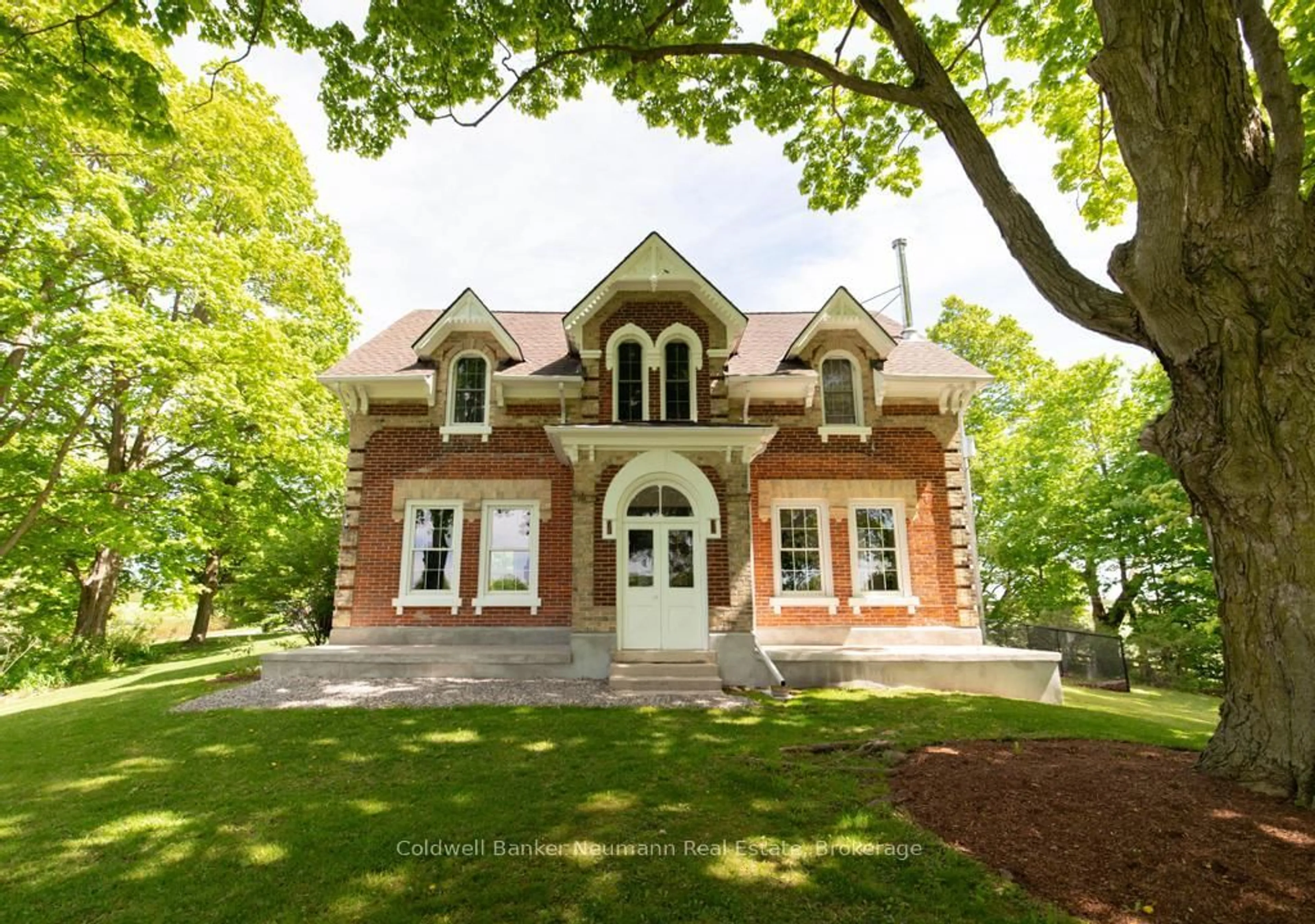 Home with brick exterior material, building for 7575 4th Line, Centre Wellington Ontario N0B 1S0