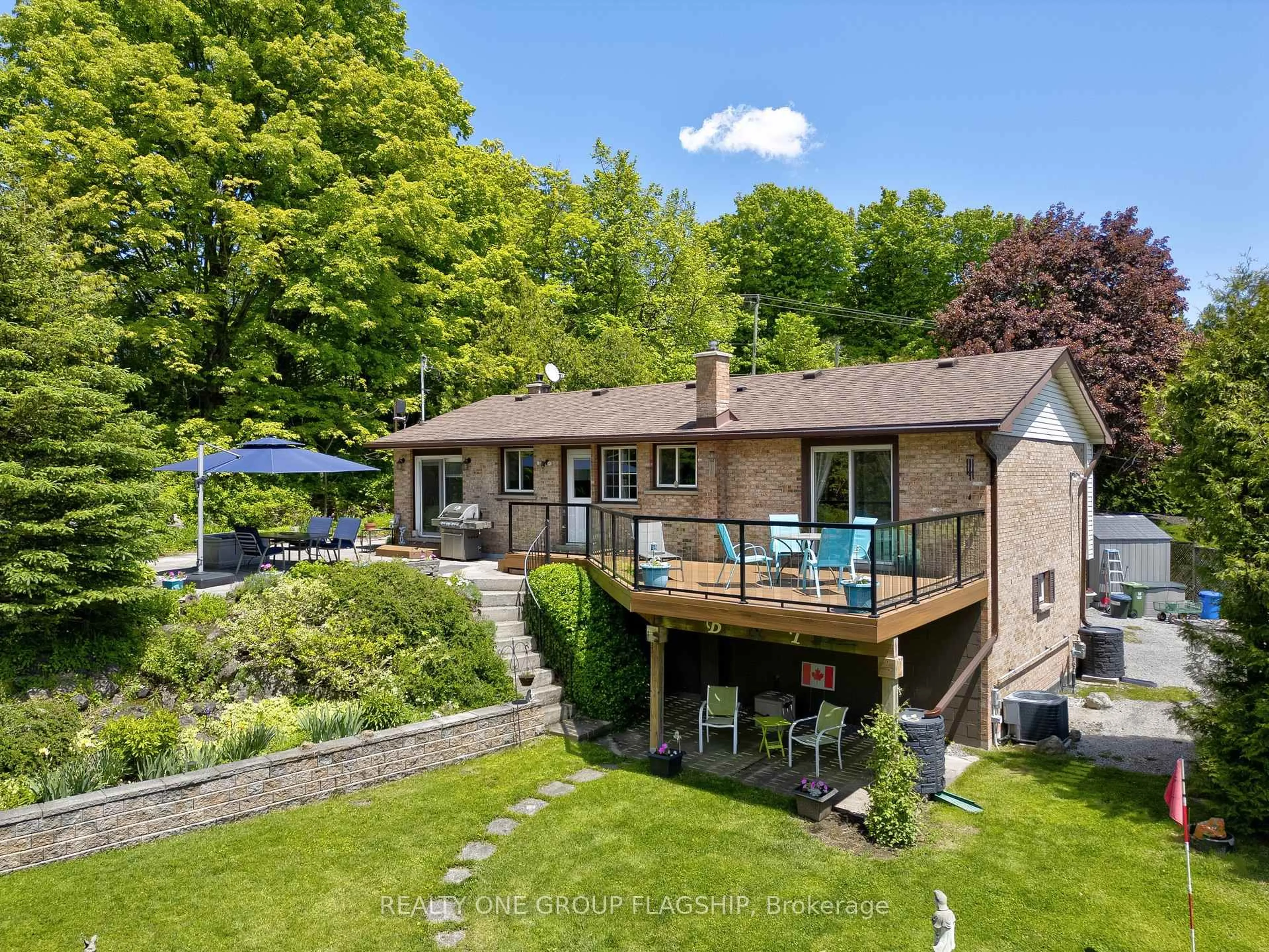 A pic from outside/outdoor area/front of a property/back of a property/a pic from drone, water/lake/river/ocean view for 1893 Centre Rd, Hamilton Ontario L8N 2Z7