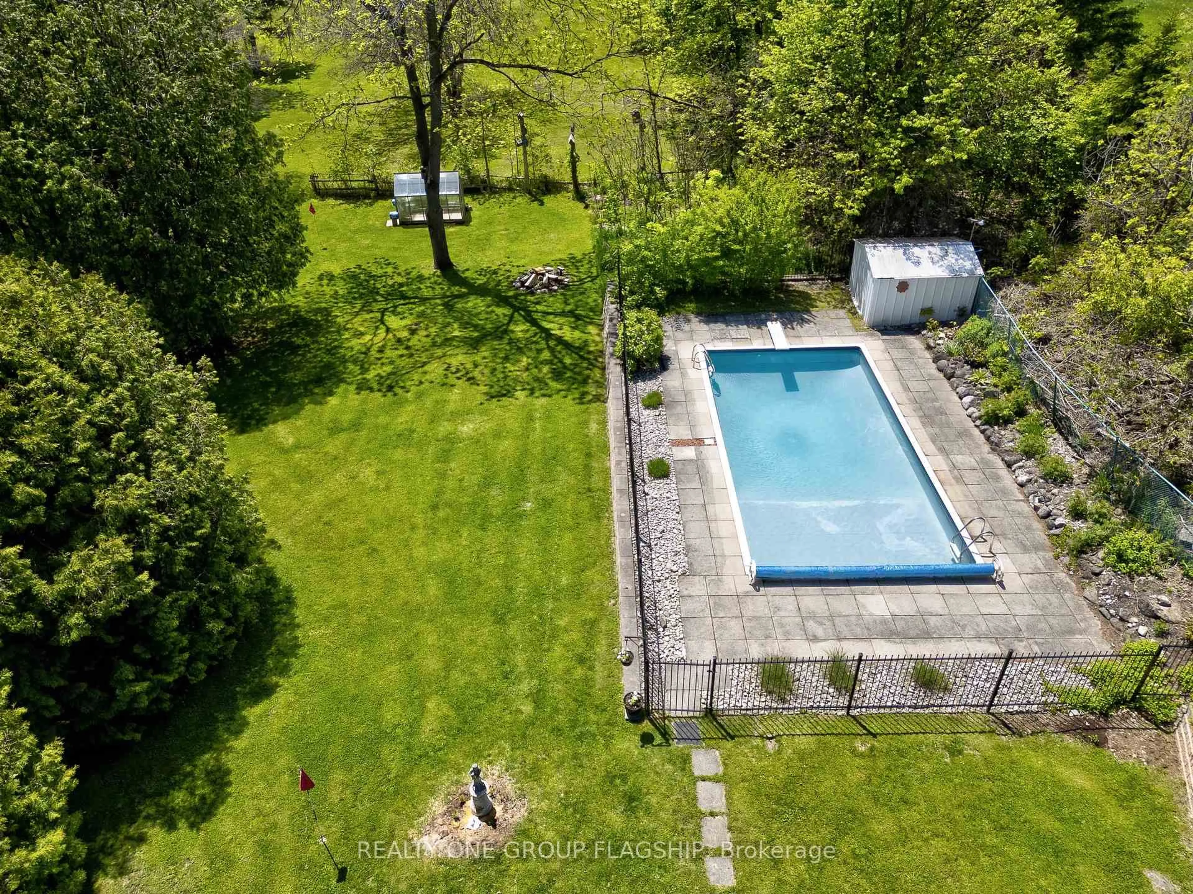 A pic from outside/outdoor area/front of a property/back of a property/a pic from drone, water/lake/river/ocean view for 1893 Centre Rd, Hamilton Ontario L8N 2Z7