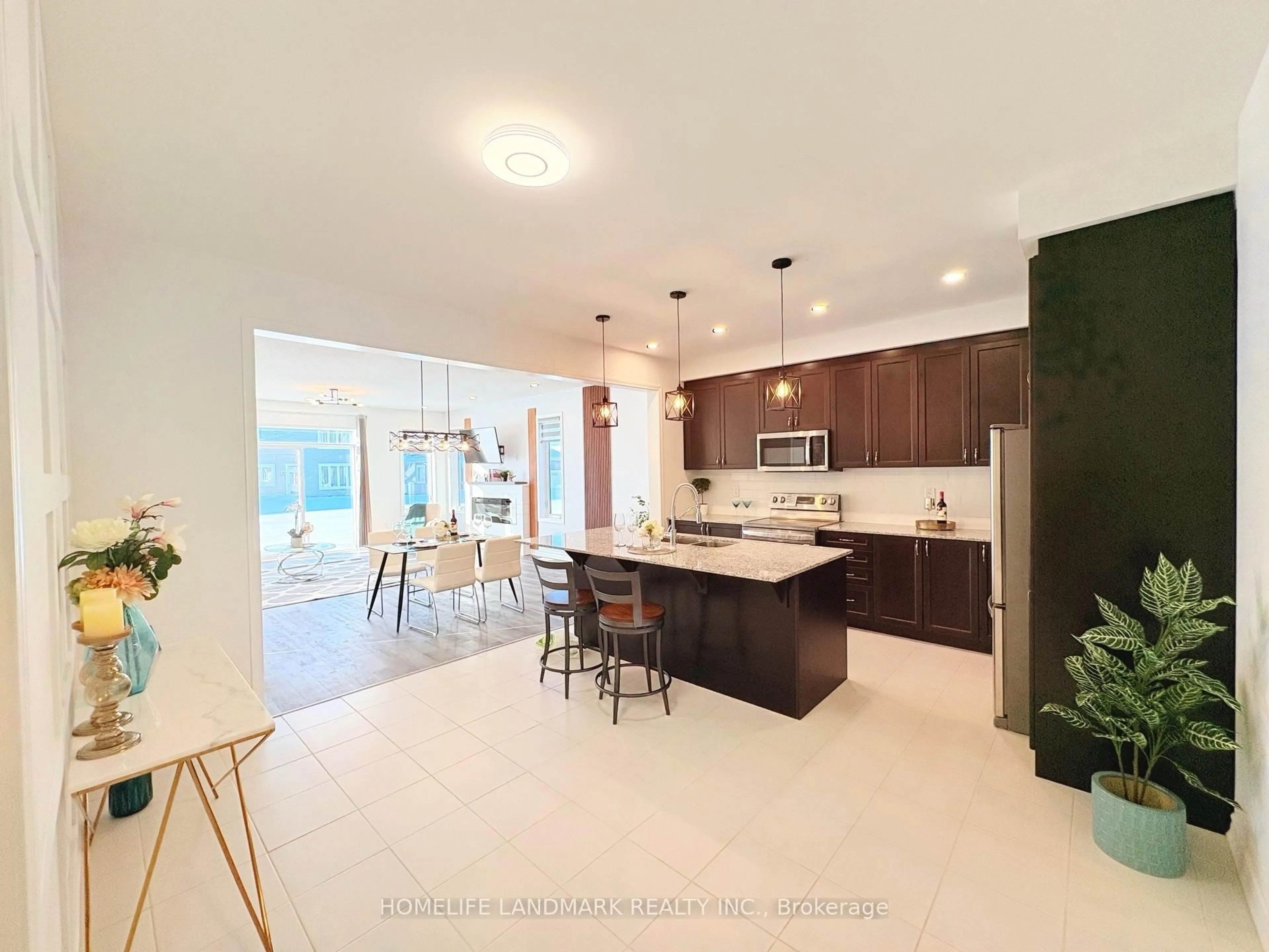 Open concept kitchen, ceramic/tile floor for 29 Dyer Cres, Bracebridge Ontario P1L 0N4