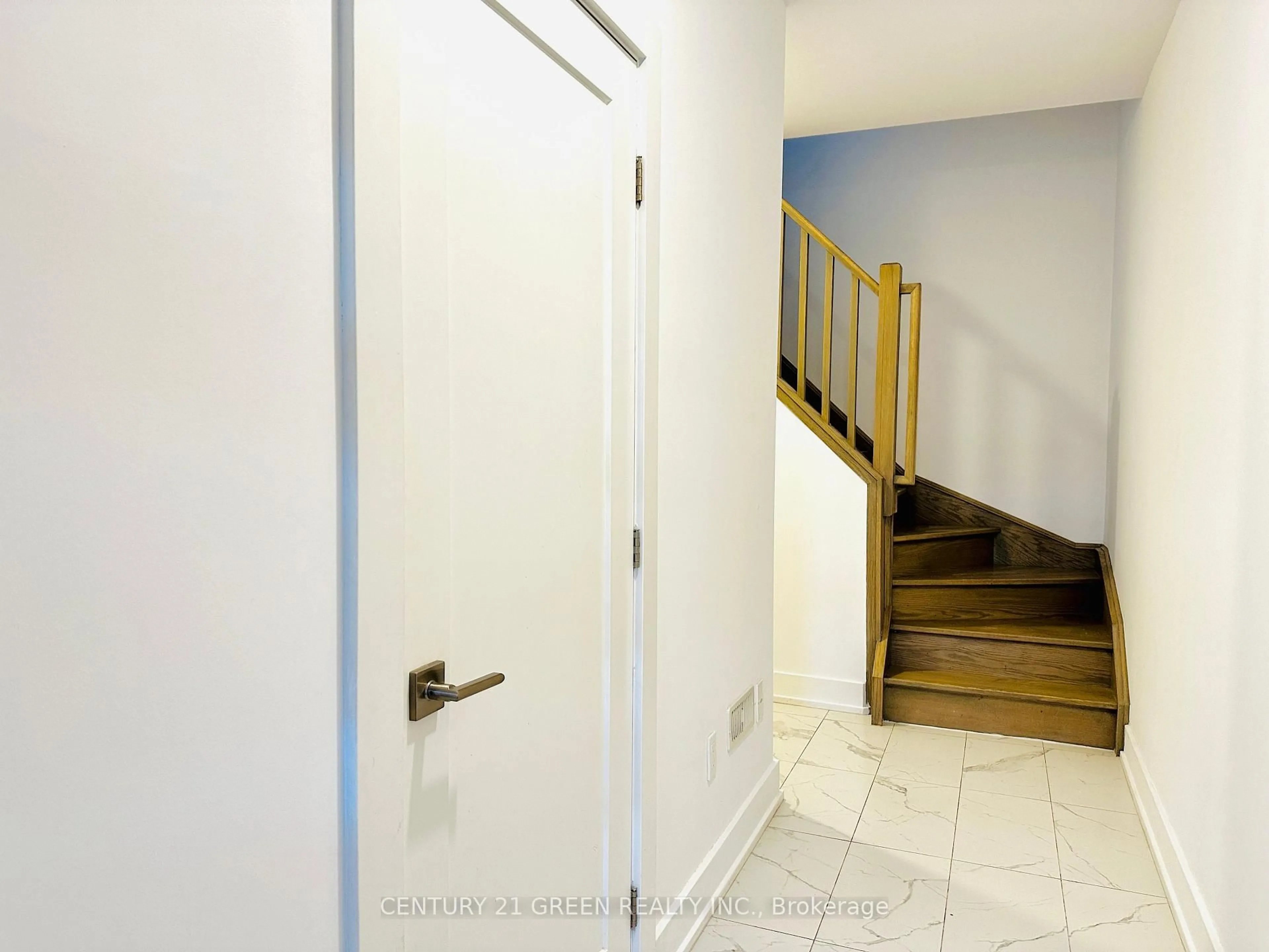 Unknown for 3 SPRING St, Brantford Ontario N3T 4M4