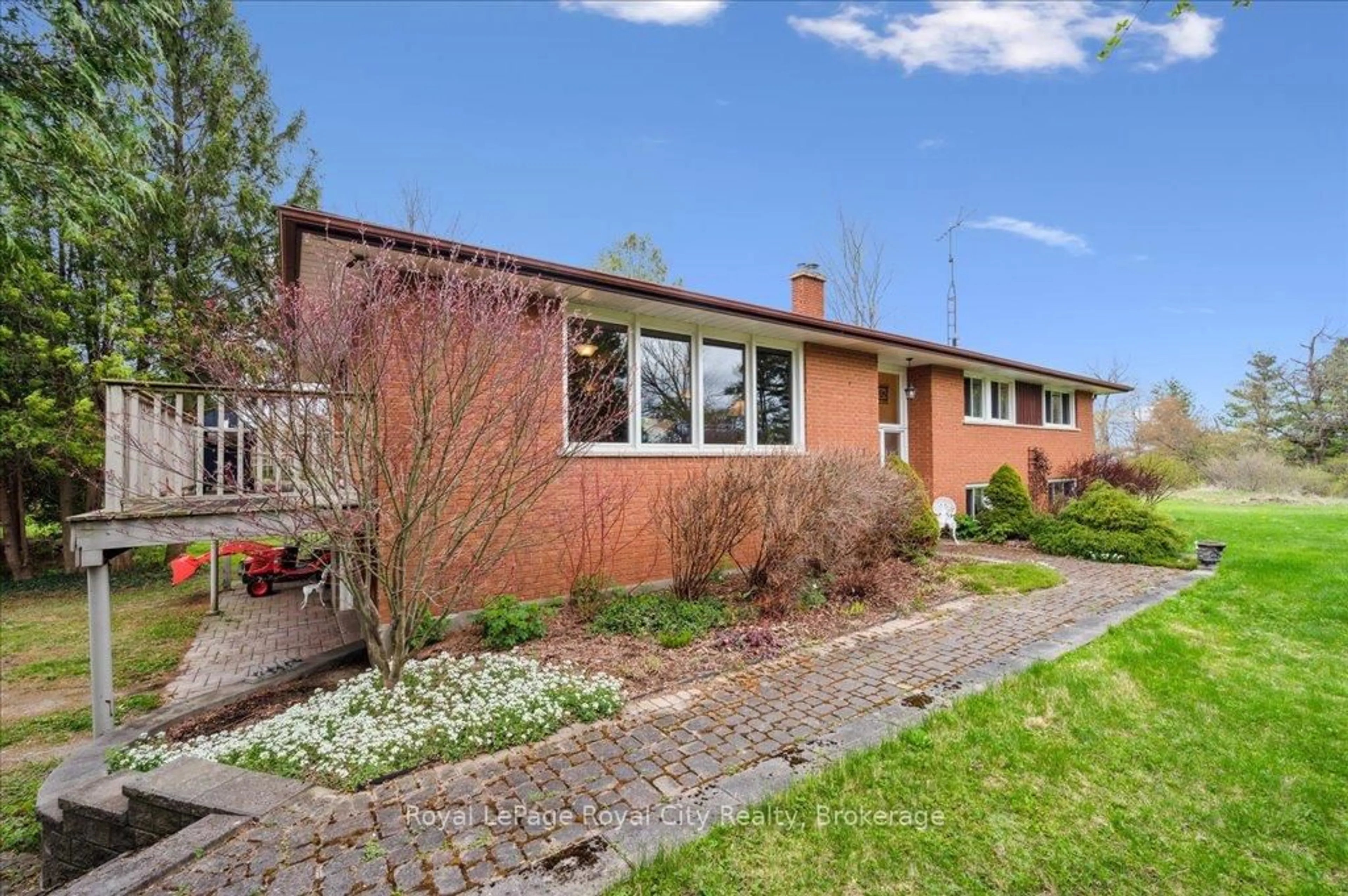 Home with brick exterior material, street for 4540 20 Sdrd, Puslinch Ontario N1H 6J3